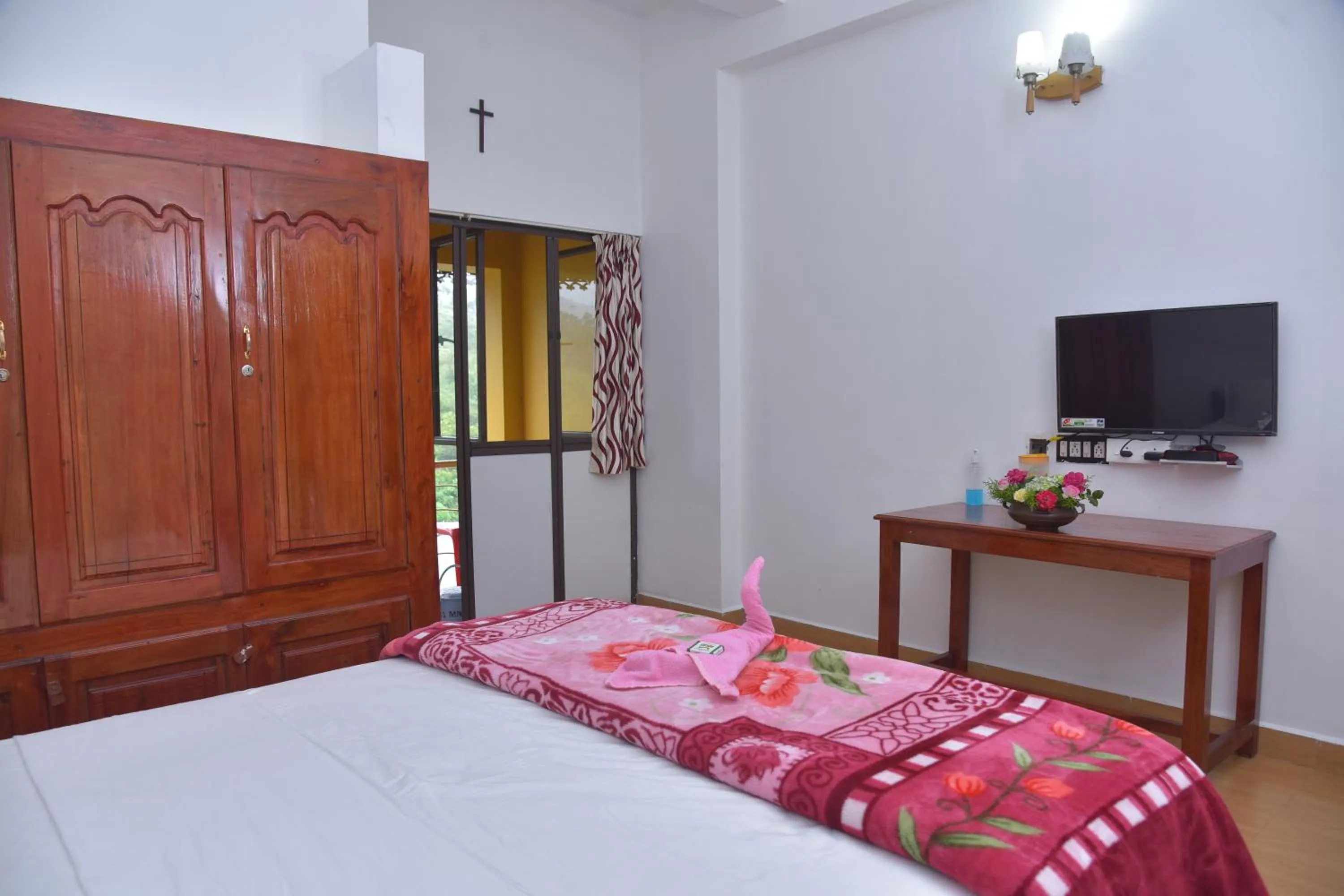 Bedroom, Bed in AC MIST