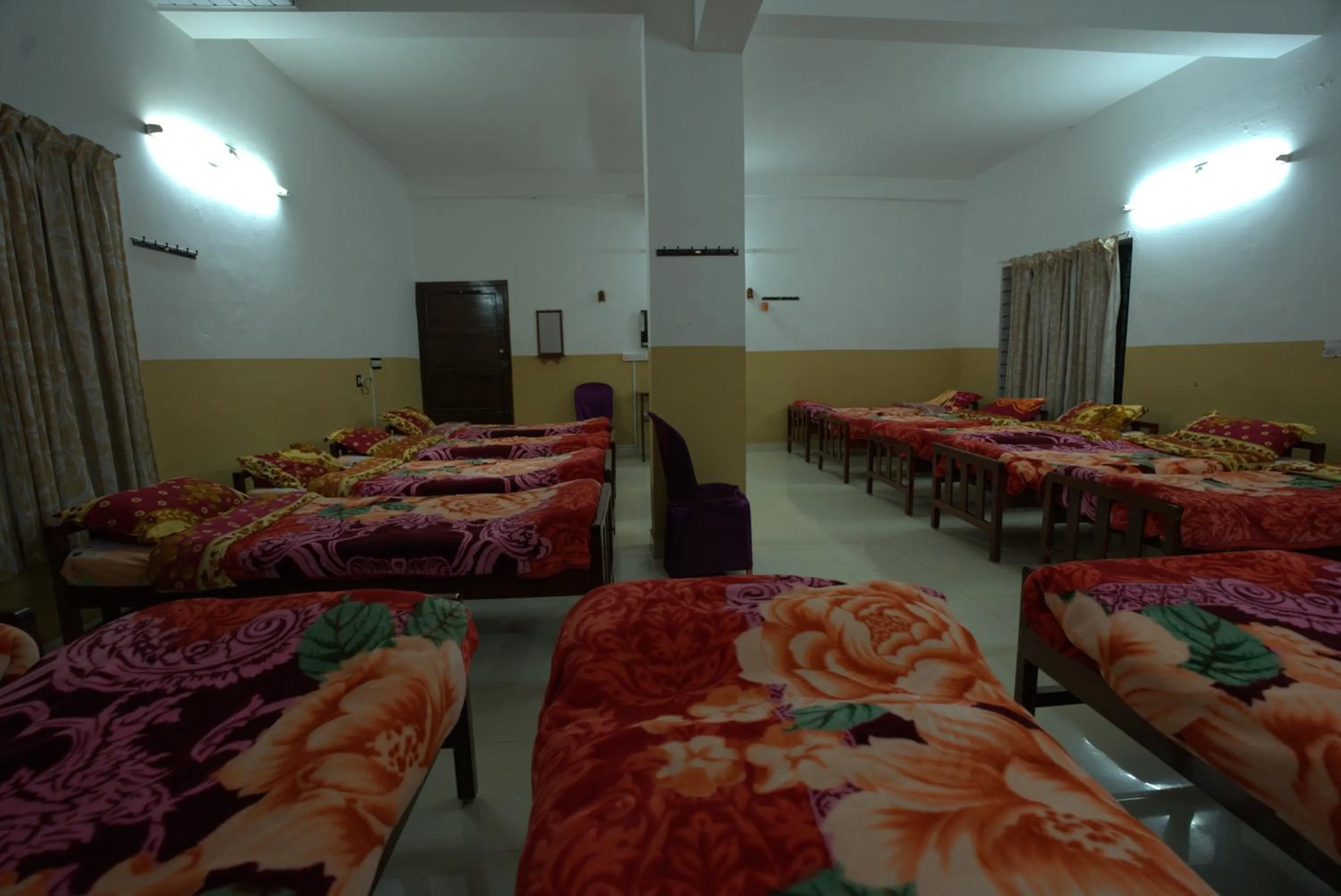 Photo of the whole room in AC MIST