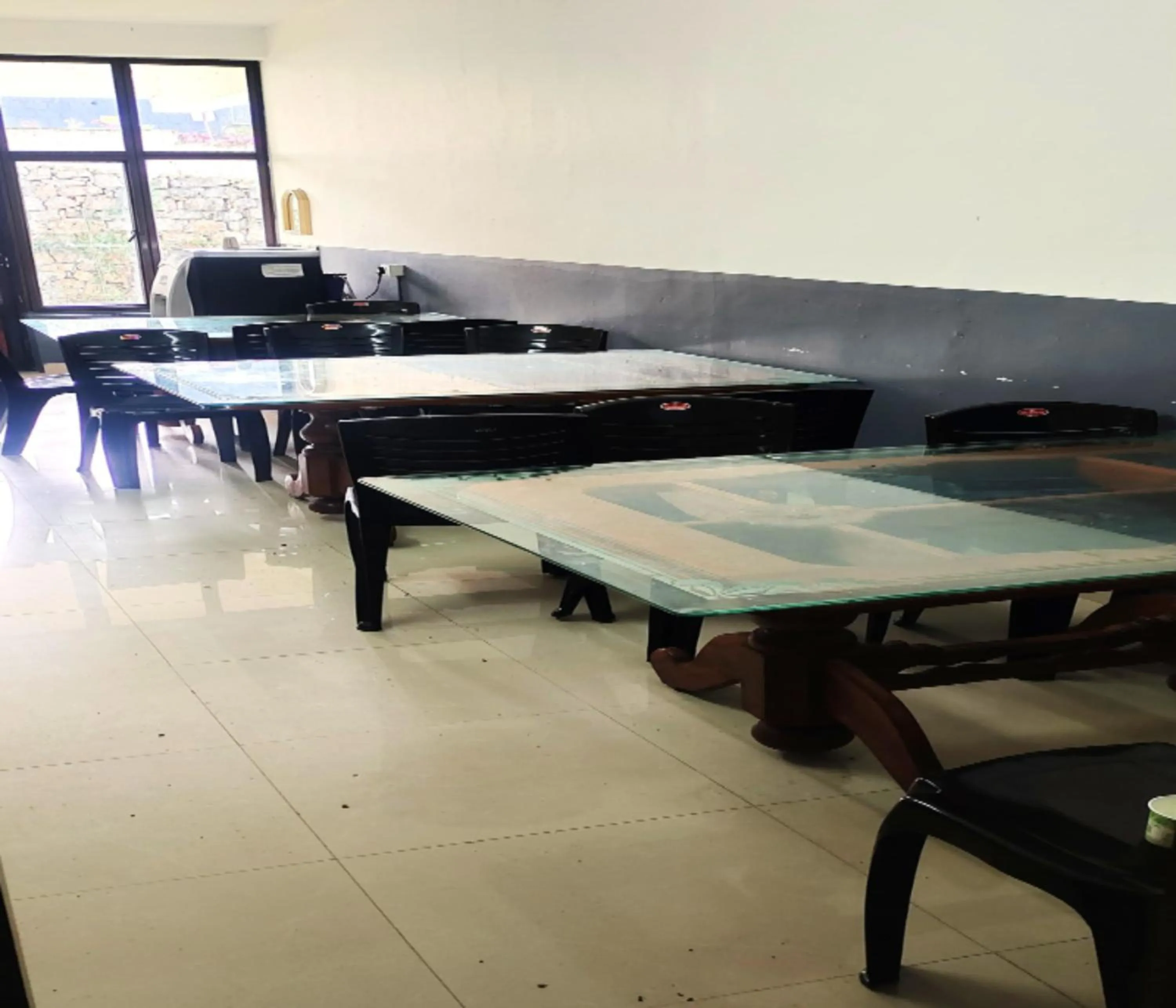 Restaurant/places to eat in AC MIST