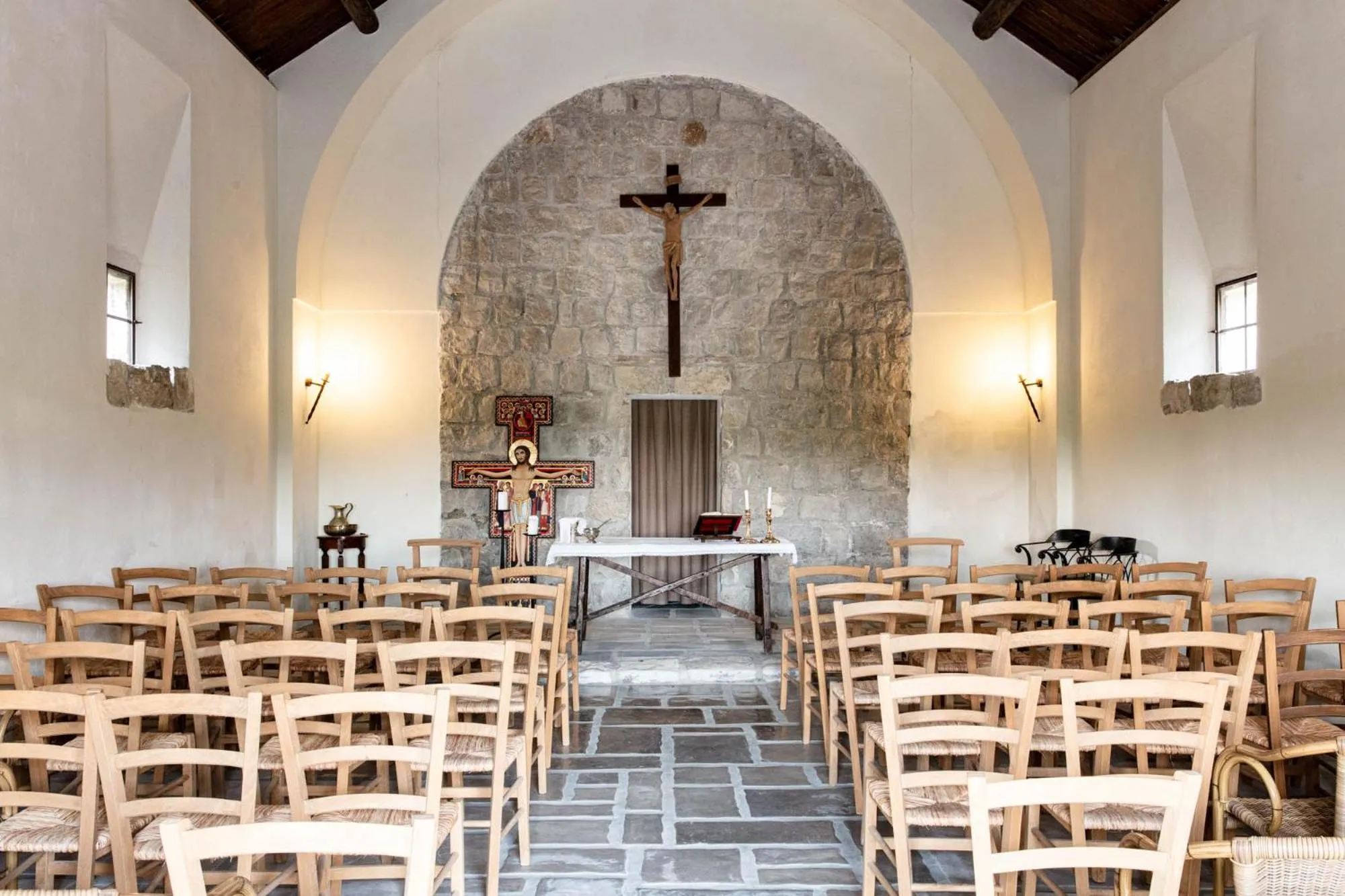 Area and facilities in Aquapetra Resort & Spa