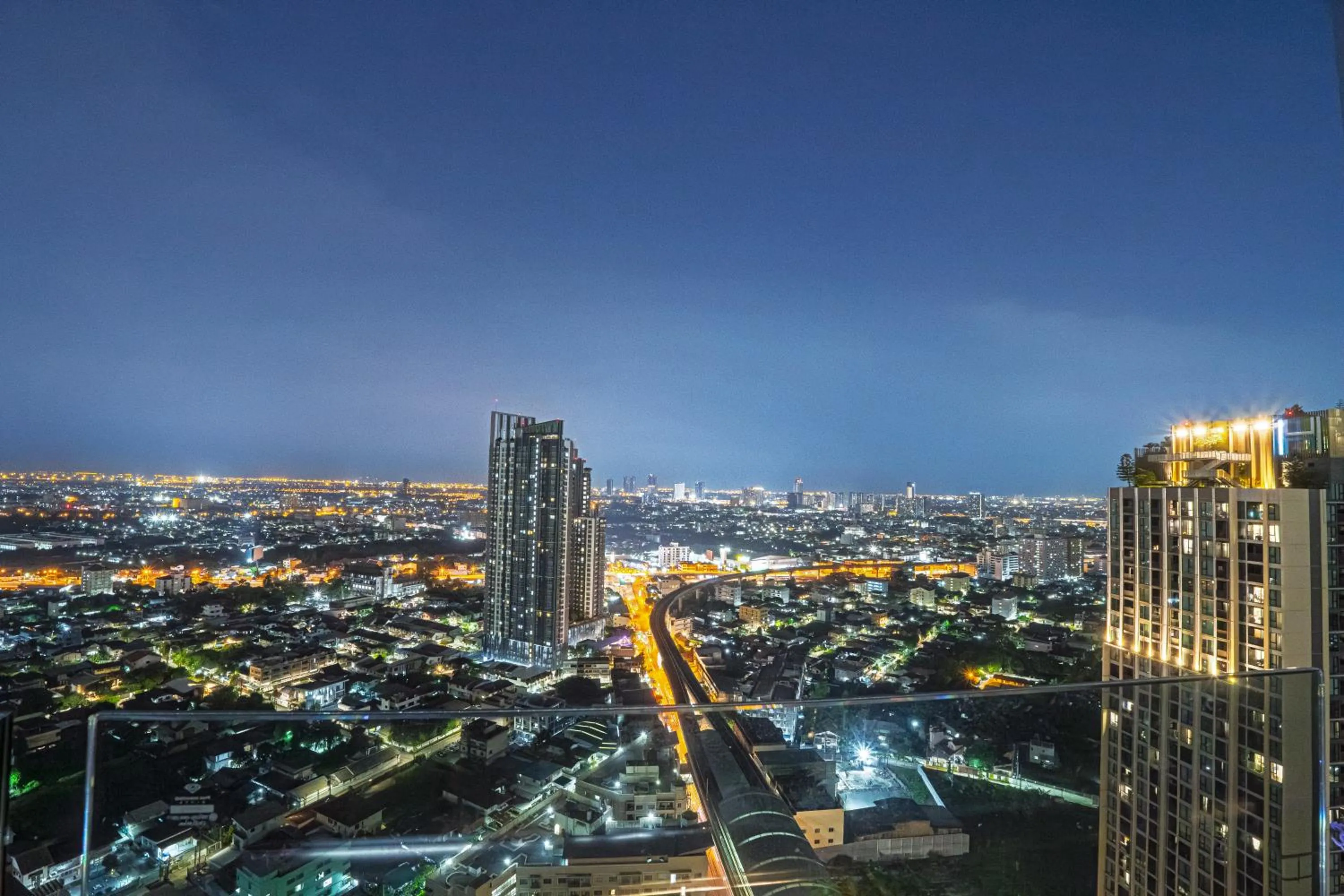 Oakwood Suites Tiwanon Bangkok