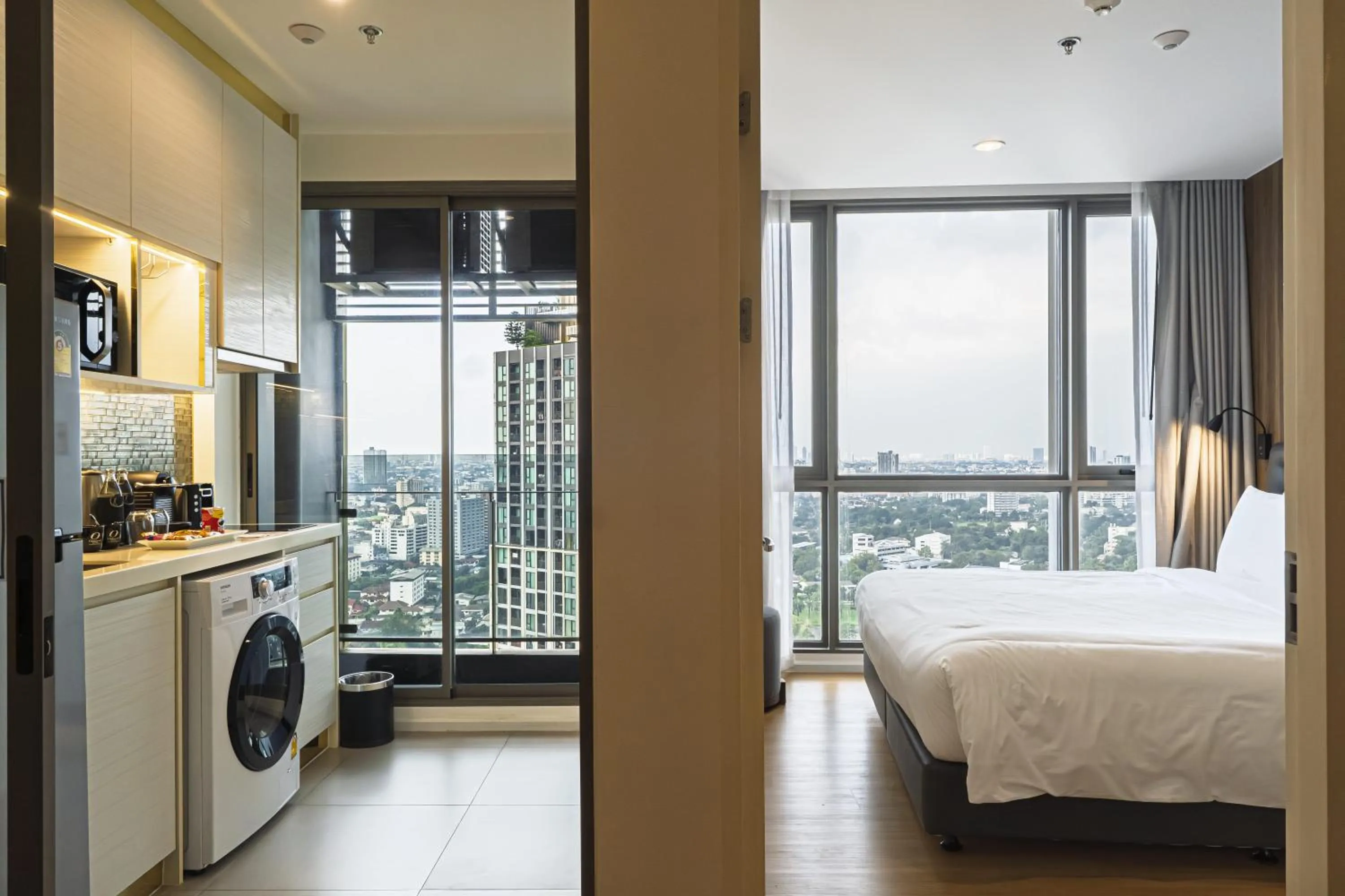 Bedroom, Bed in Oakwood Suites Tiwanon Bangkok