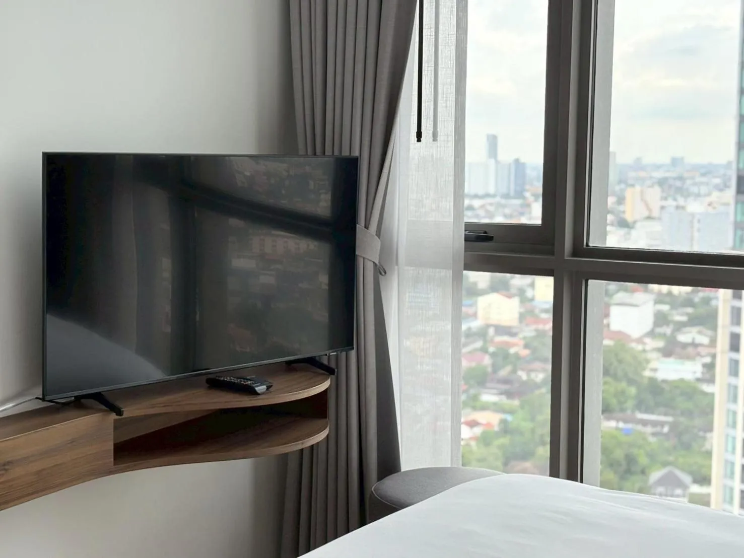 Bed in Oakwood Suites Tiwanon Bangkok