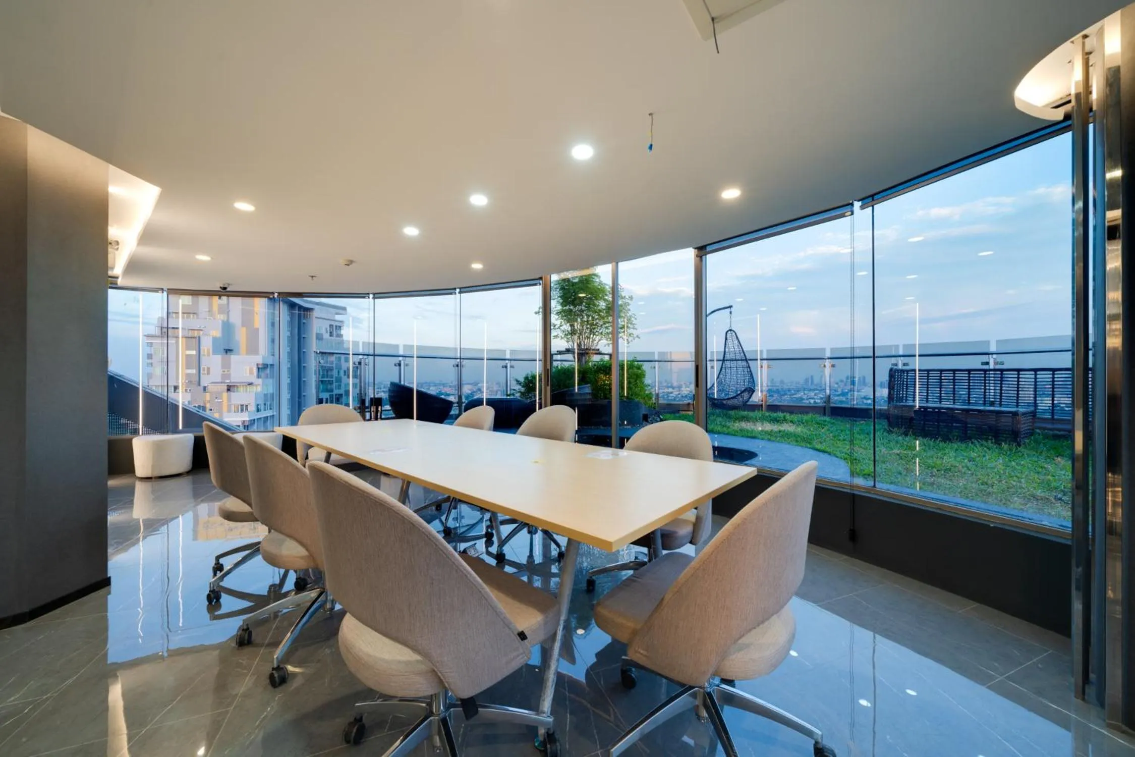 Meeting/conference room in Oakwood Suites Tiwanon Bangkok