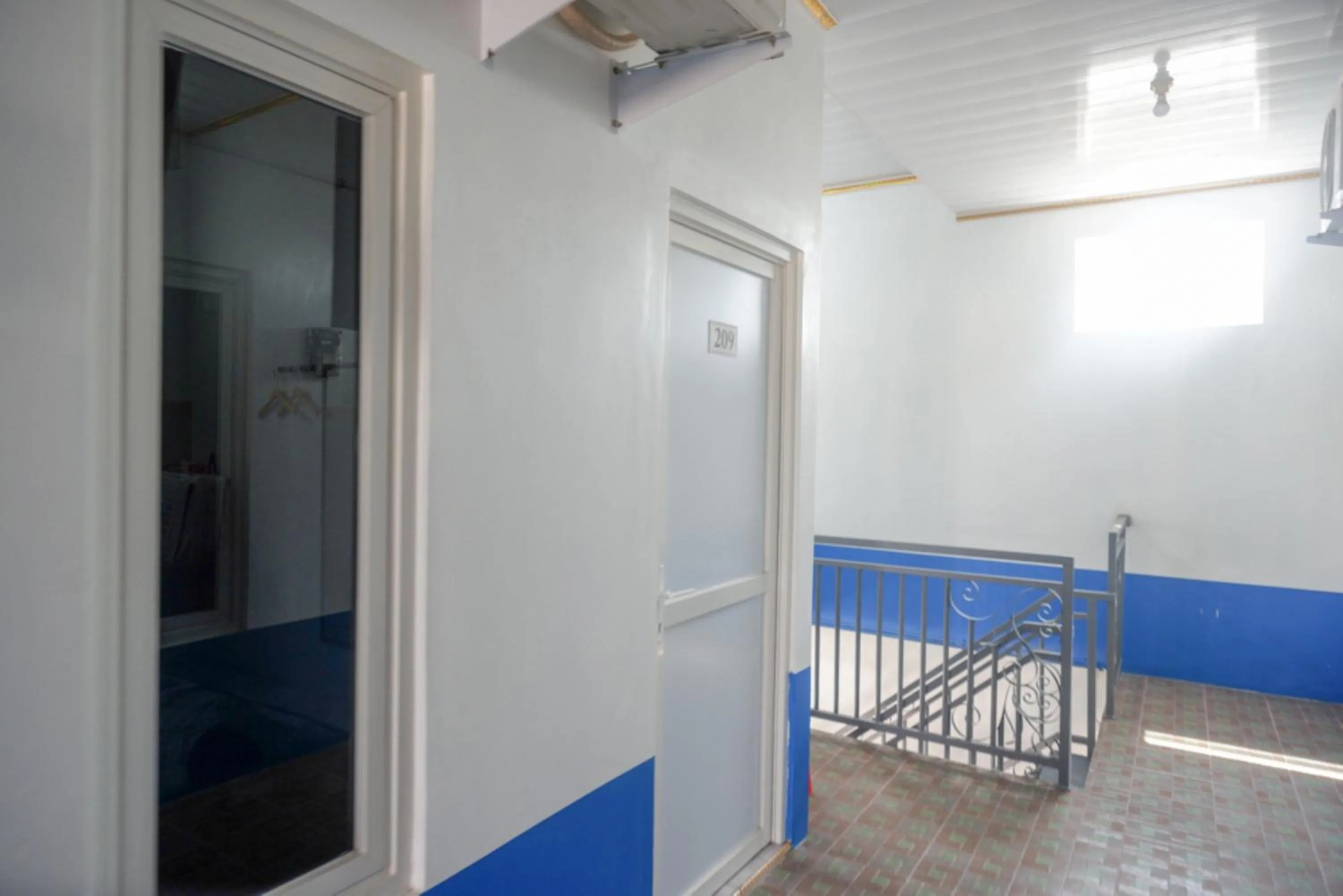 Property building in RedDoorz near Universitas Semarang 2