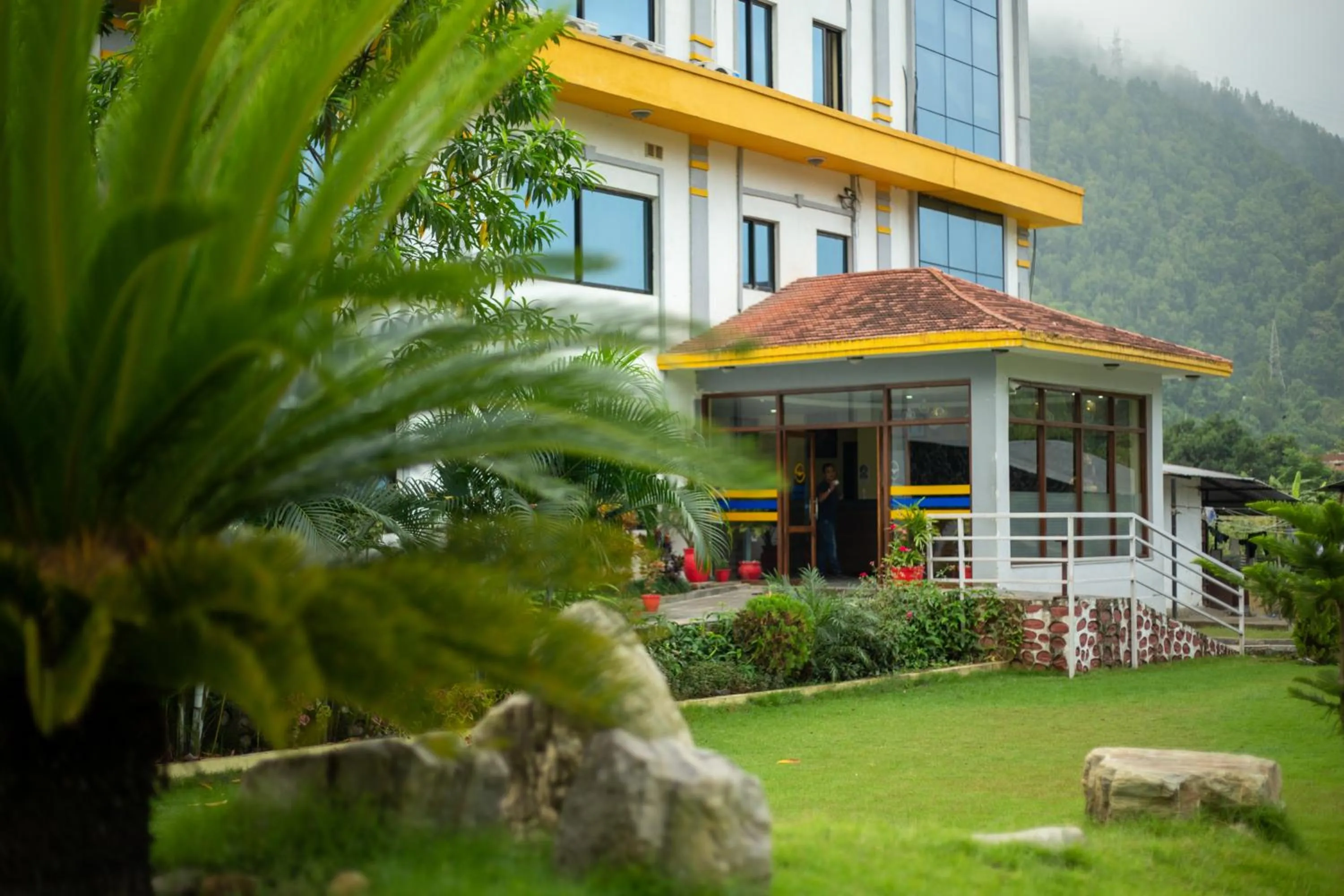 Facade/entrance in Siddhartha Riverside Resort, Chumlingtar