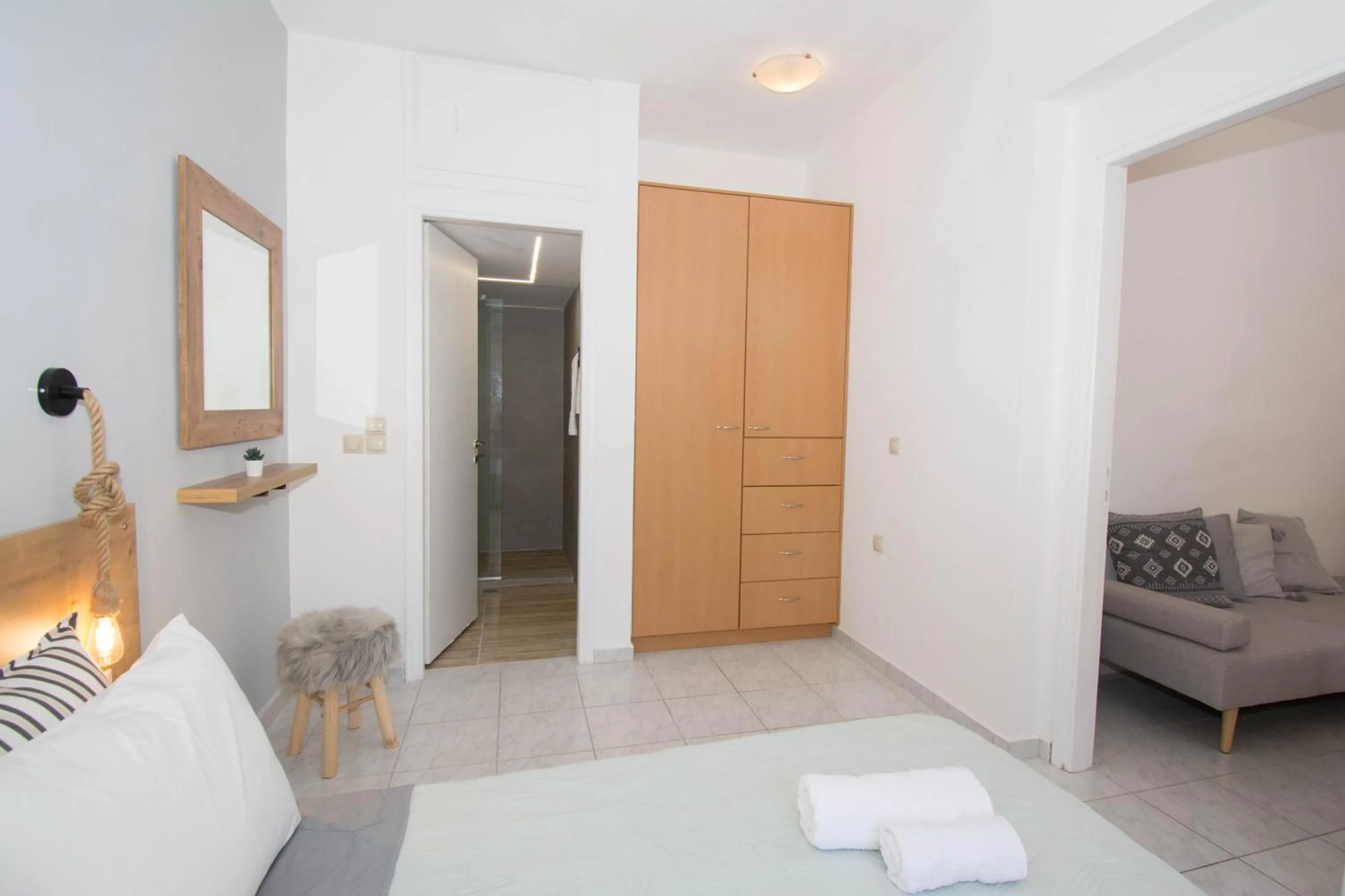 Photo of the whole room, Bed in Jasmine Suites "By Checkin"