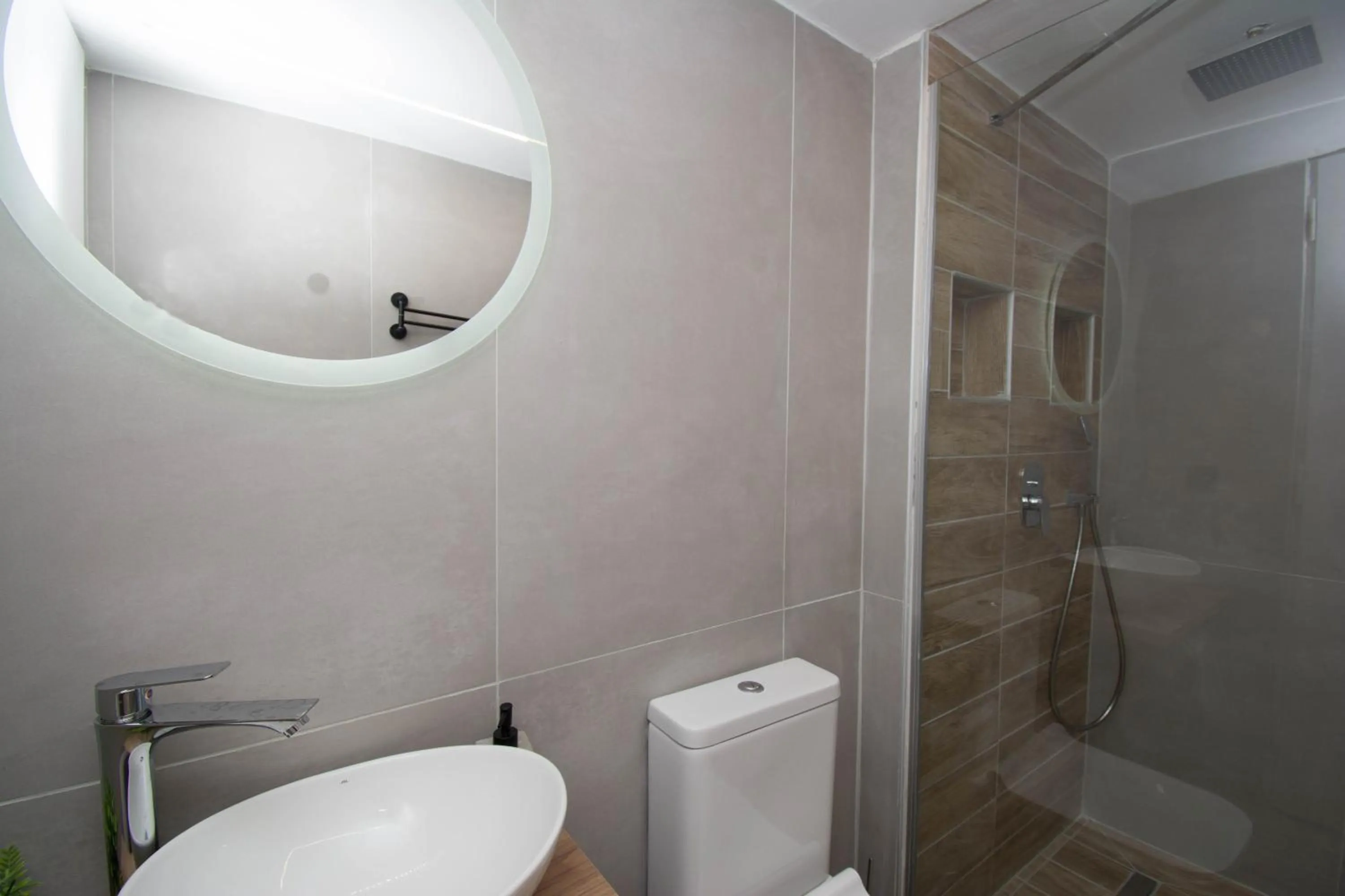 Bathroom in Jasmine Suites "By Checkin"