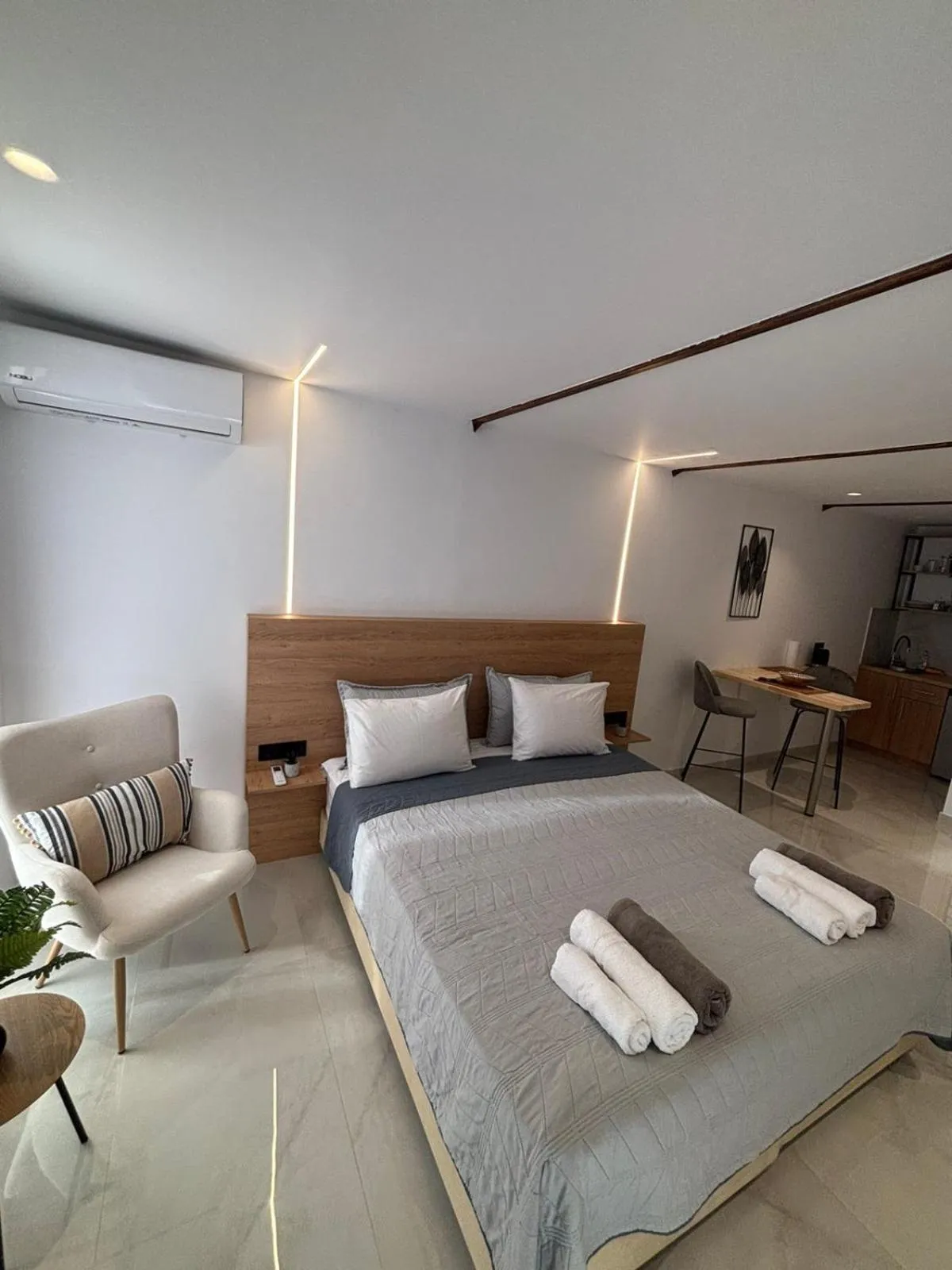 Bed in Jasmine Suites "By Checkin"