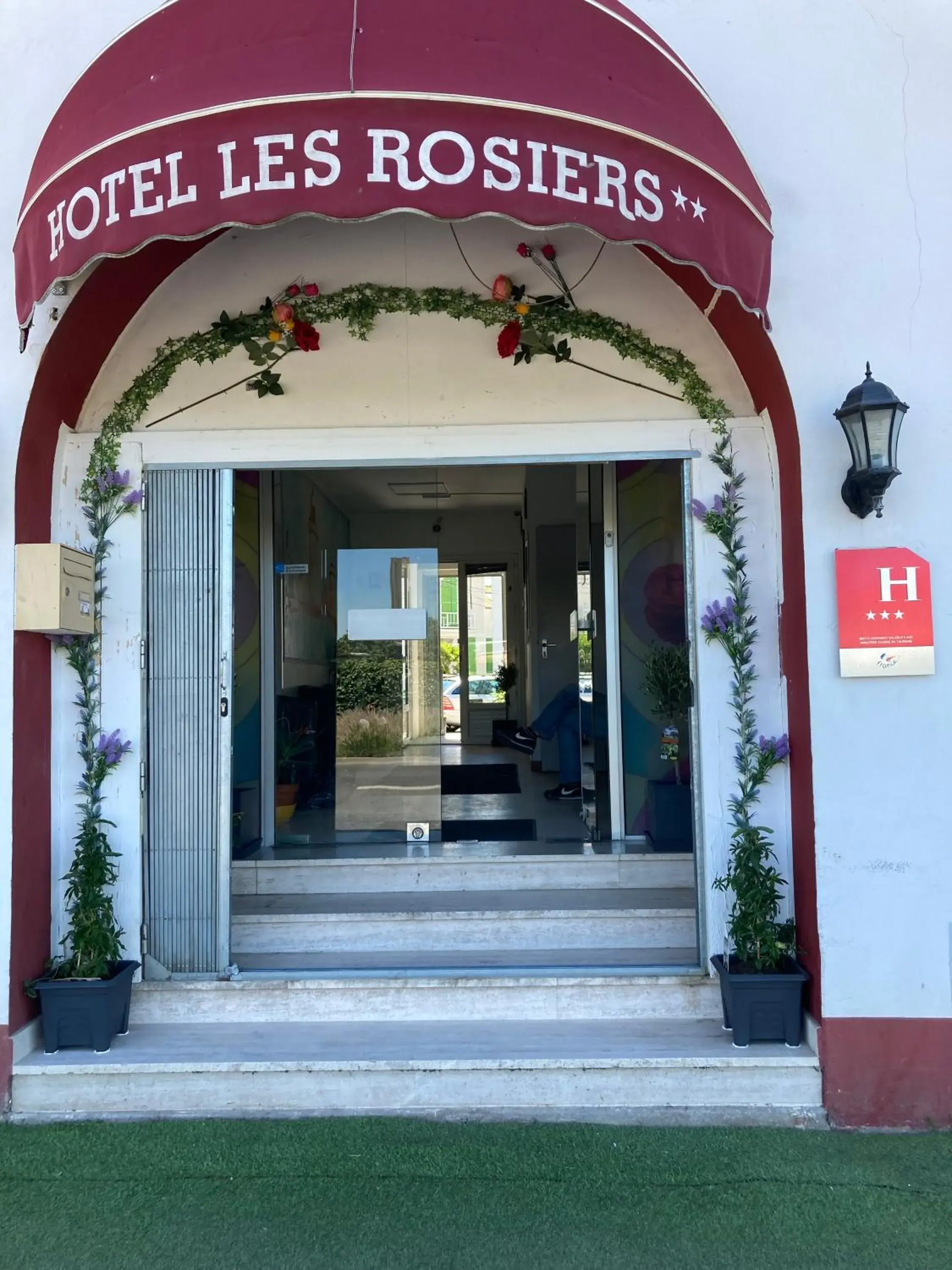 Hotel Les Rosiers Hotel Les Rosiers