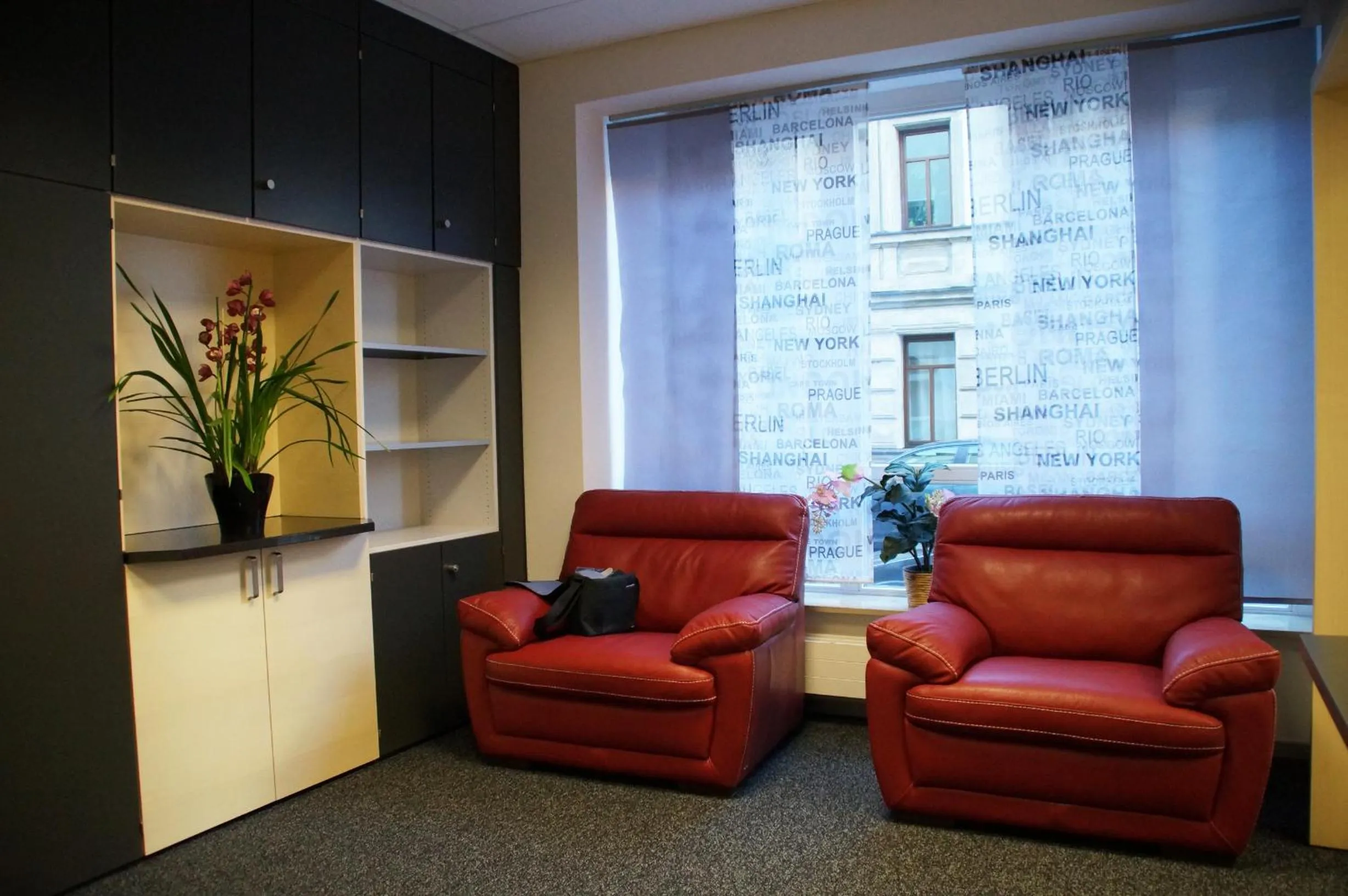 Seating area in Das Falk Apartmenthaus