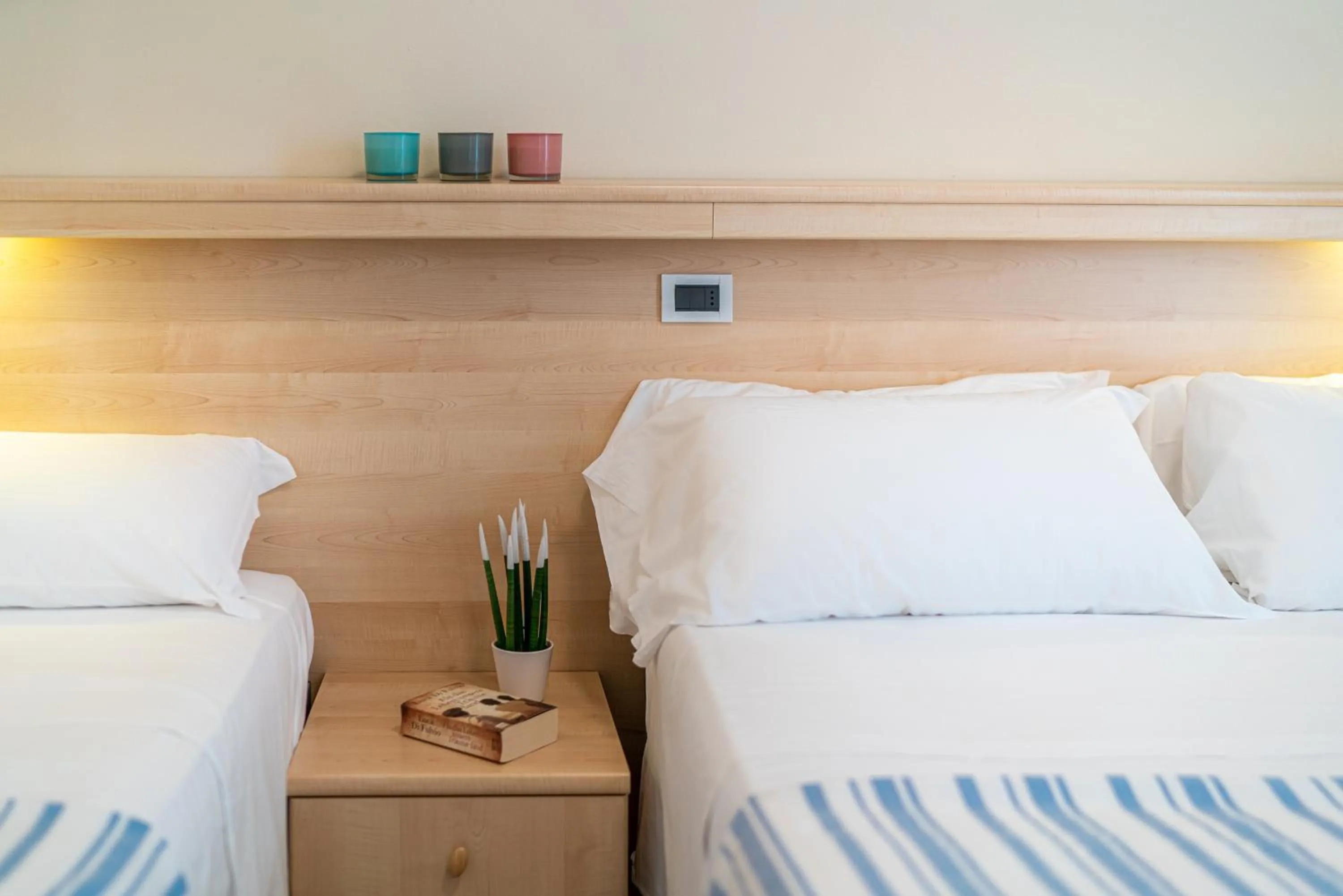 Property building, Bed in Hotel Condor