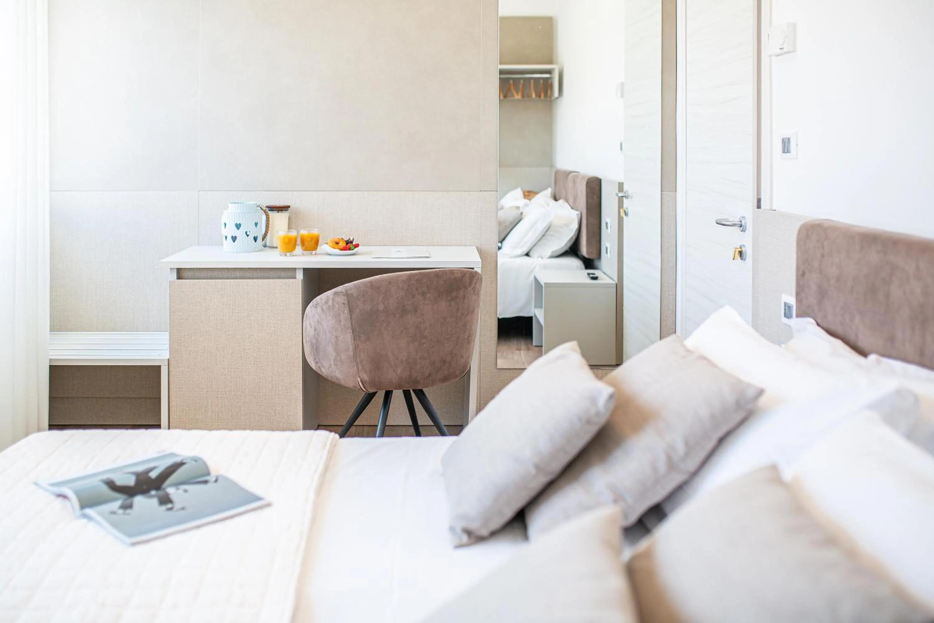 Property building, Bed in Hotel Condor