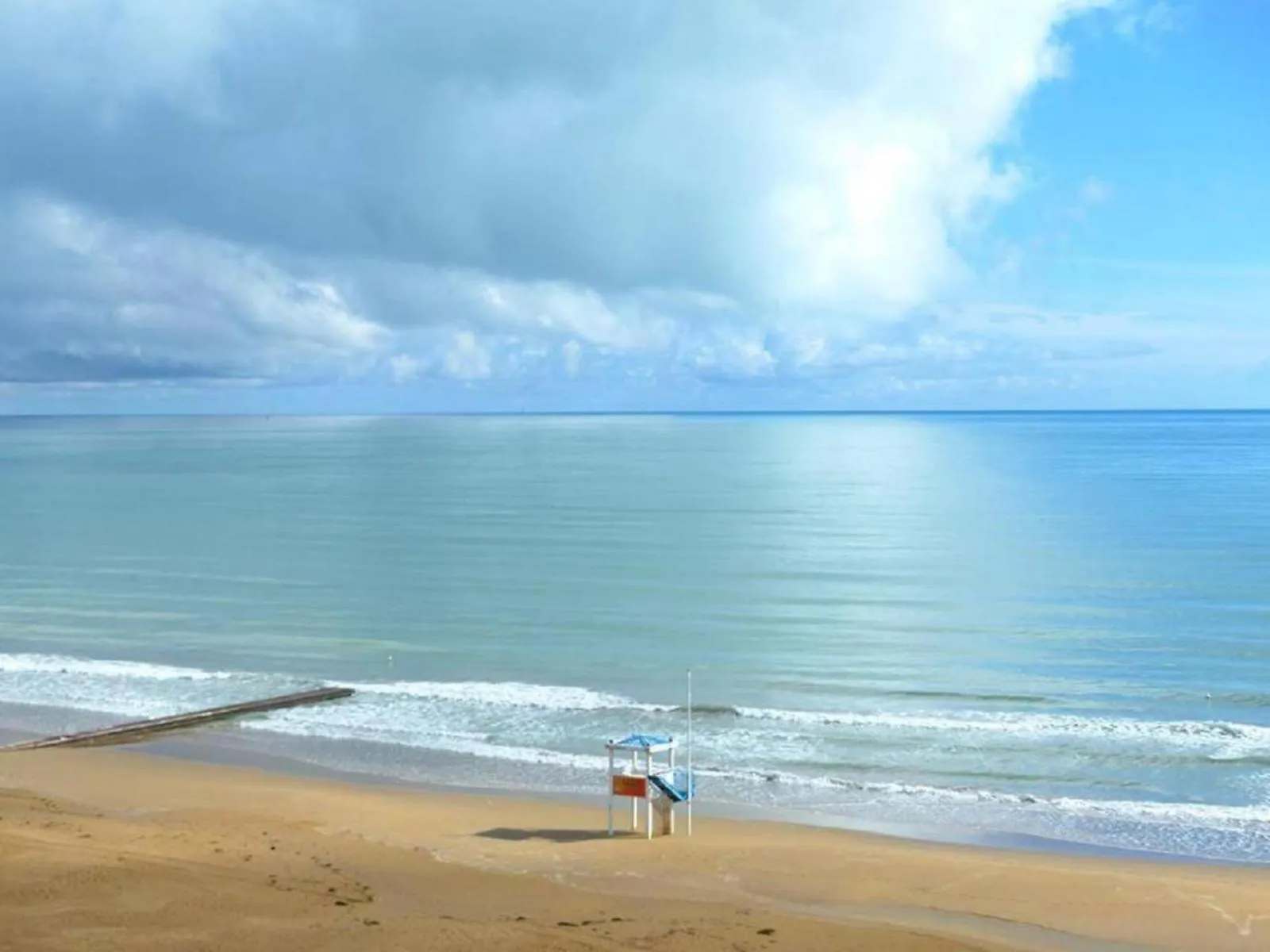 Spring in Hotel Condor