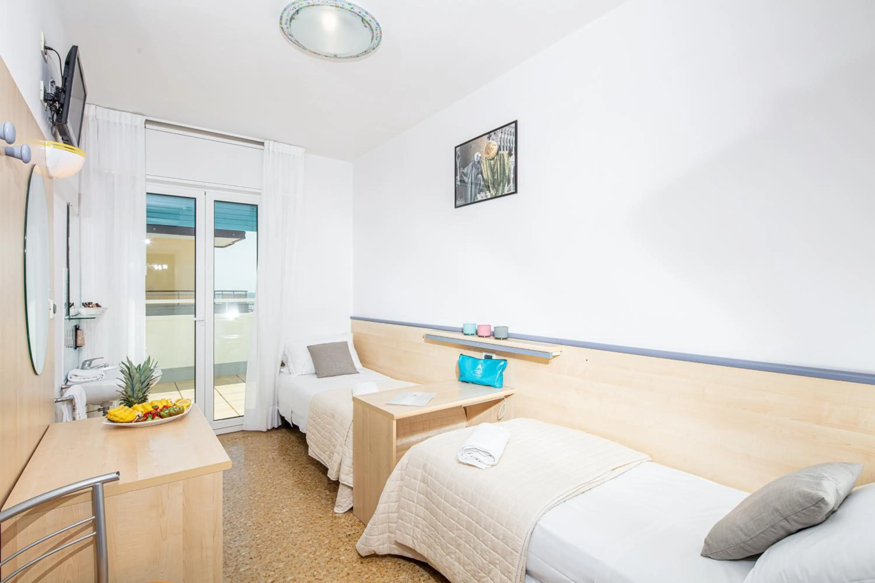 Property building, Bed in Hotel Condor