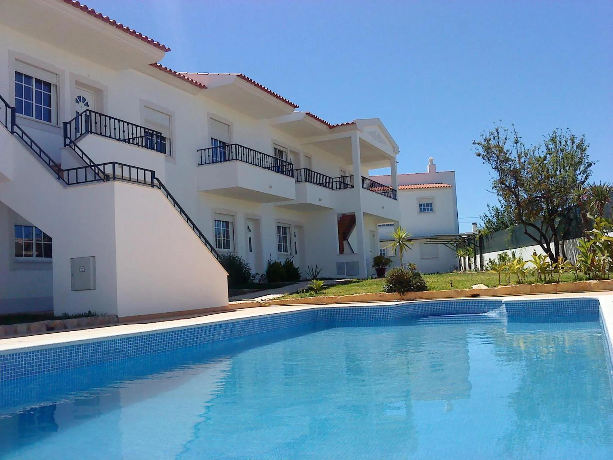 2 Bed Flat - Sleeps 4 - Parking - Wifi