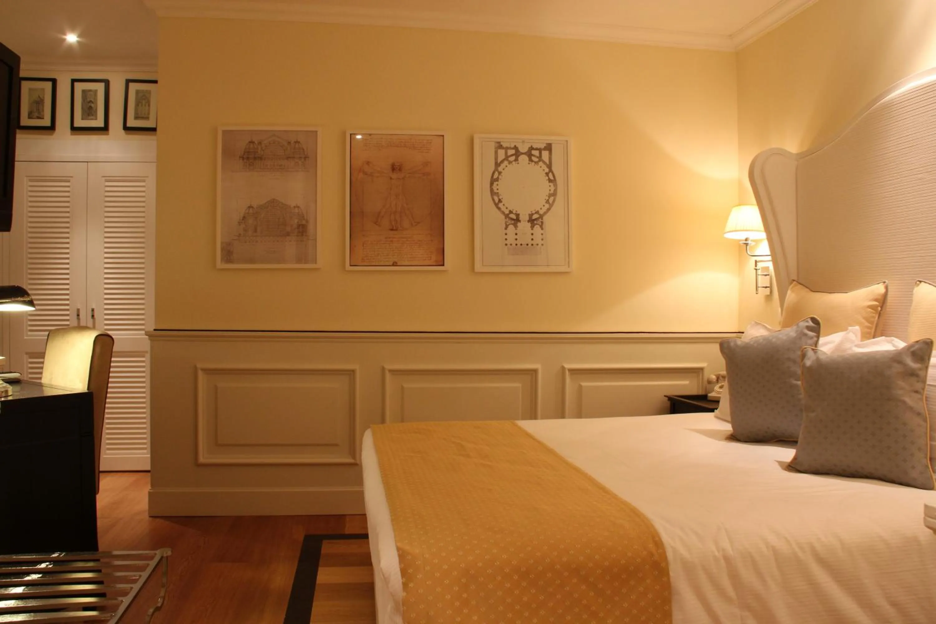 Photo of the whole room, Bed in Hotel Bologna ***S