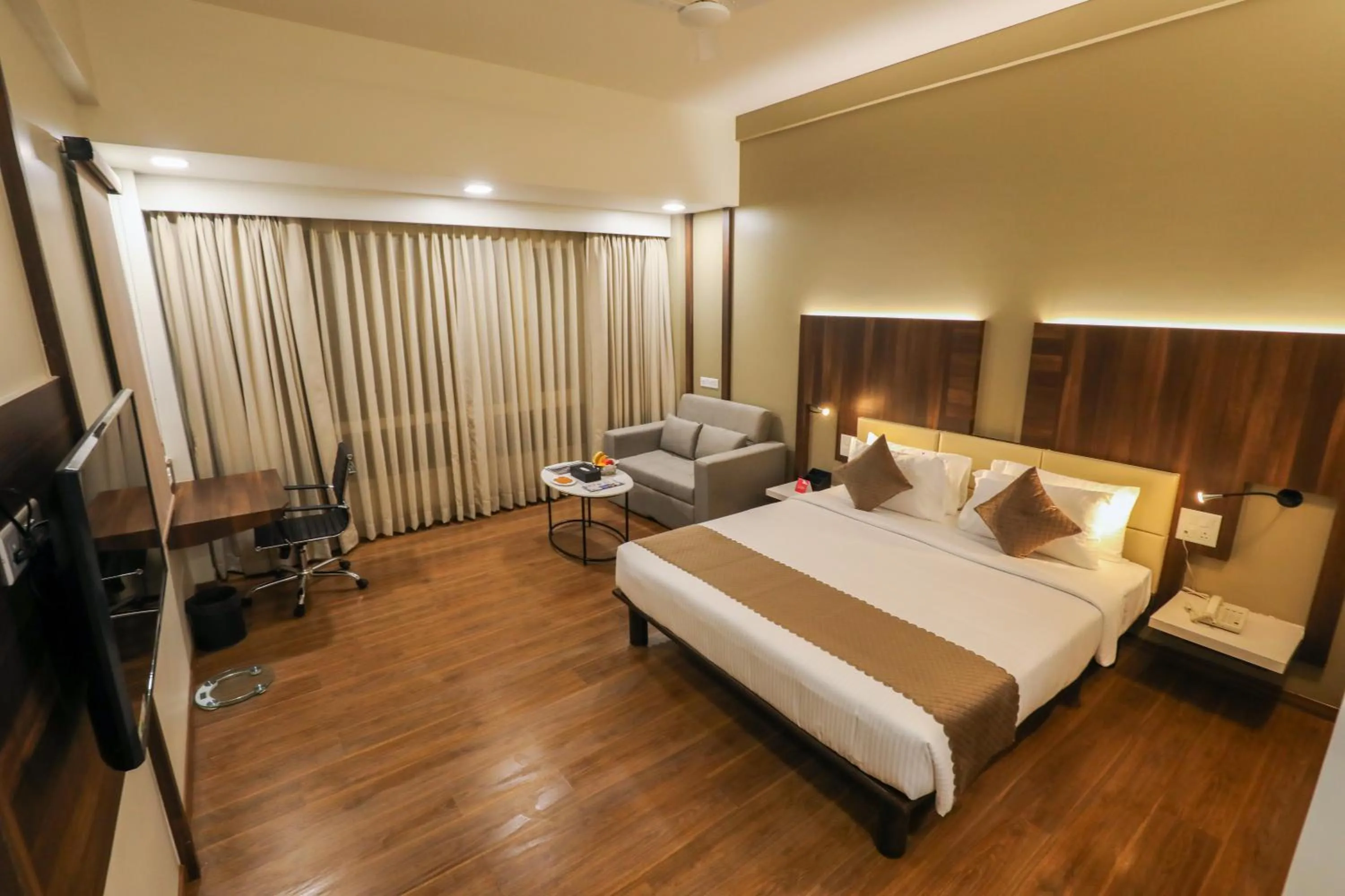 Photo of the whole room, Bed in Spree Hotel Aurangabad