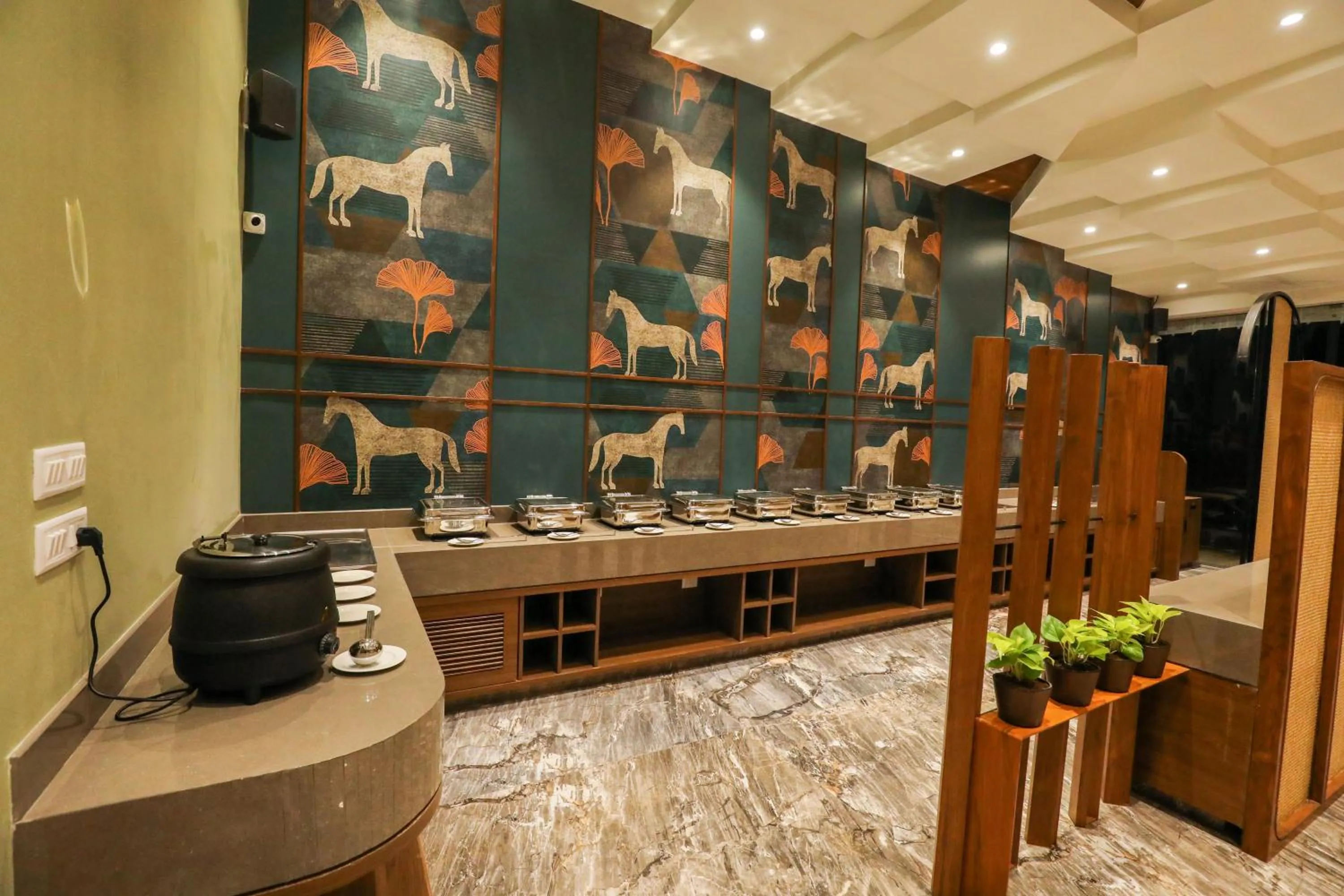 Restaurant/places to eat in Spree Hotel Aurangabad