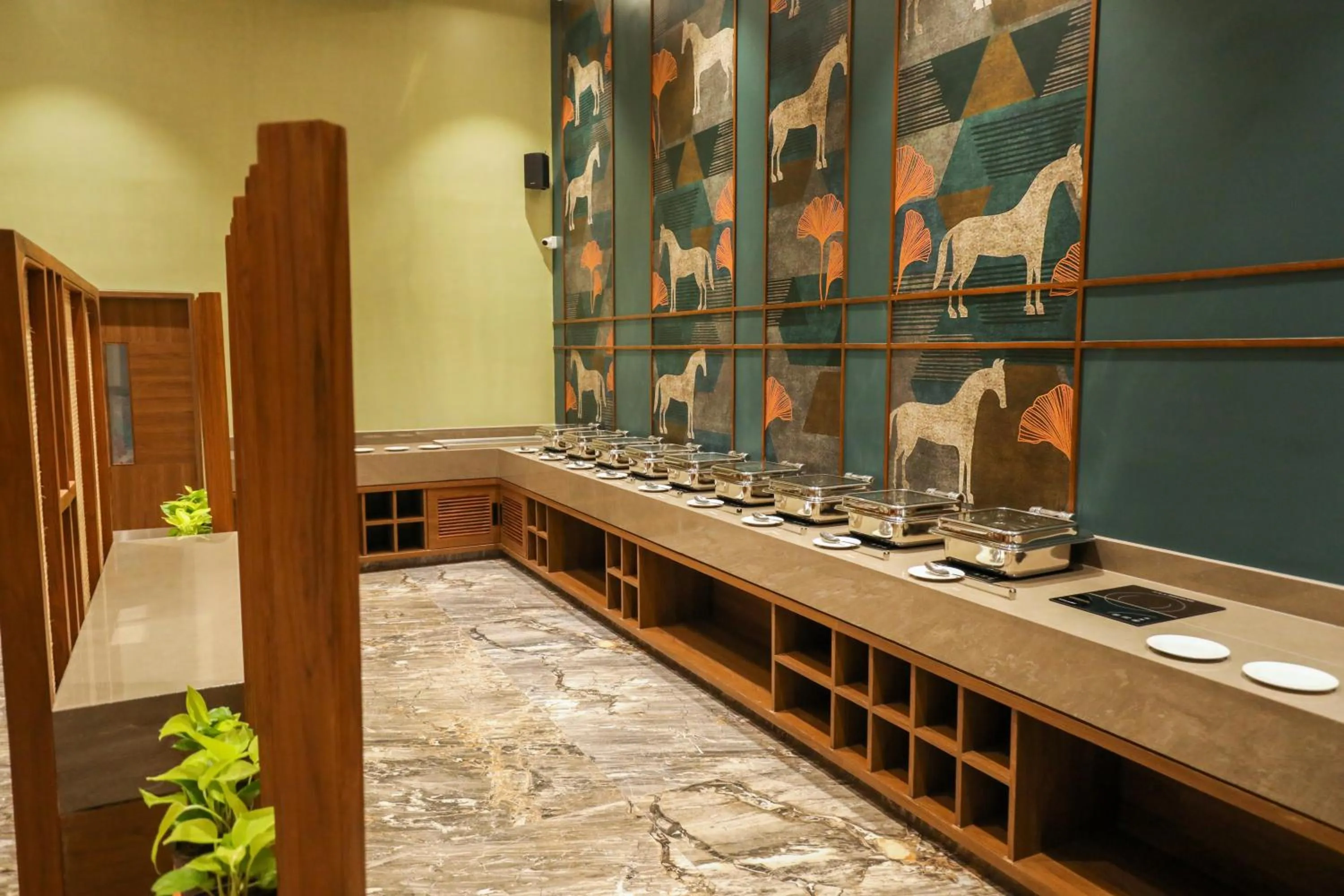 Restaurant/places to eat in Spree Hotel Aurangabad