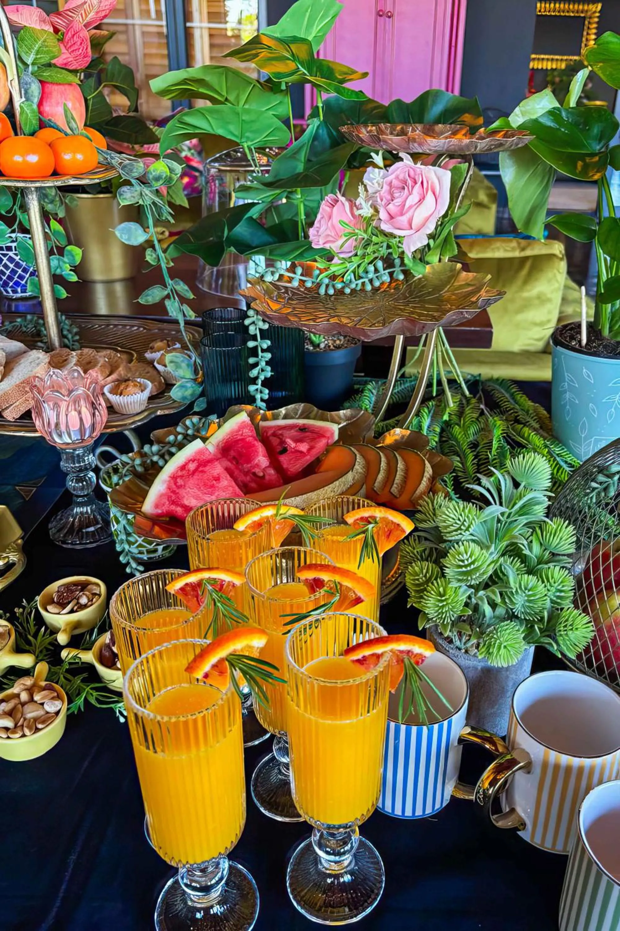 Breakfast in SW1 Lodge