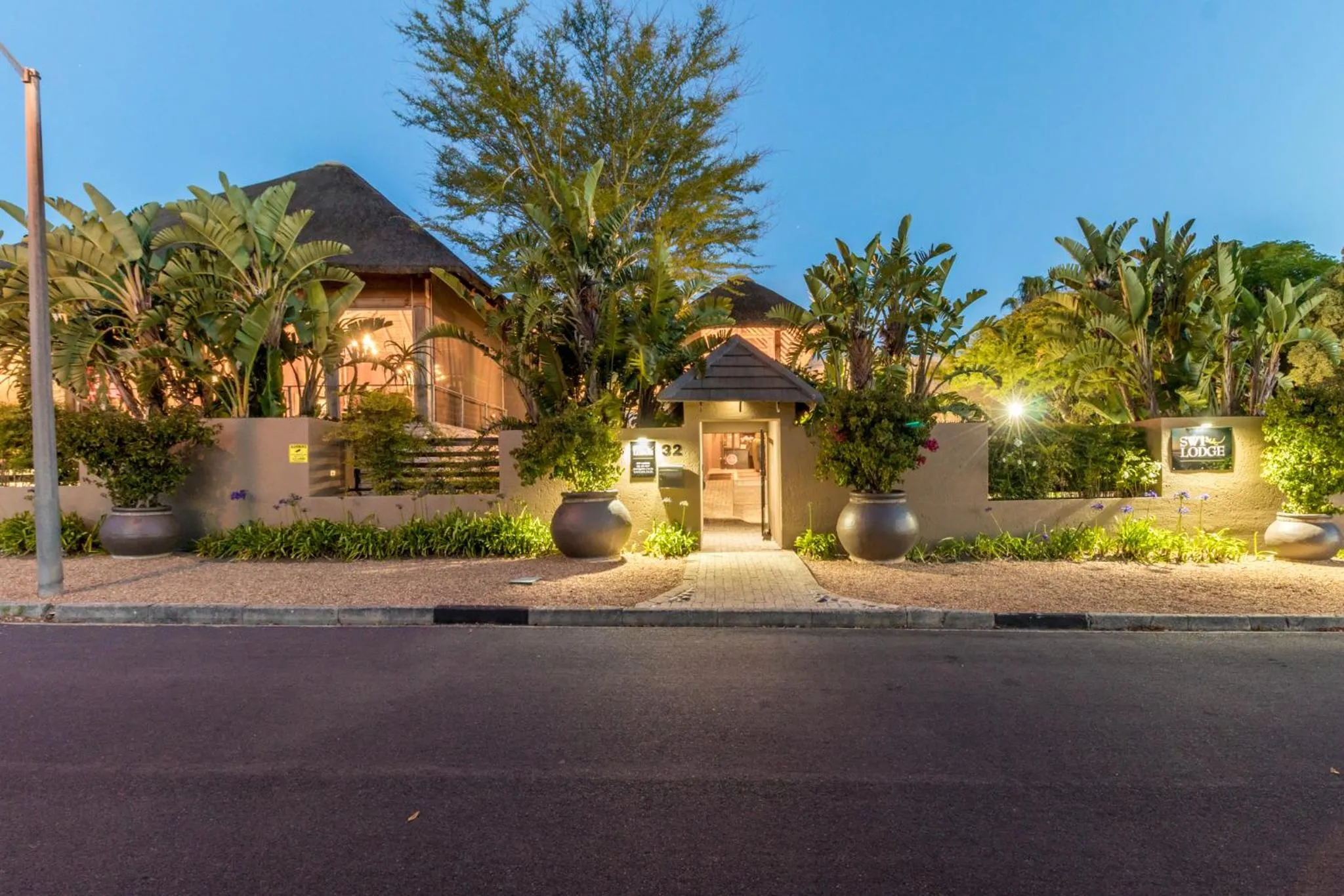 Facade/entrance in SW1 Lodge