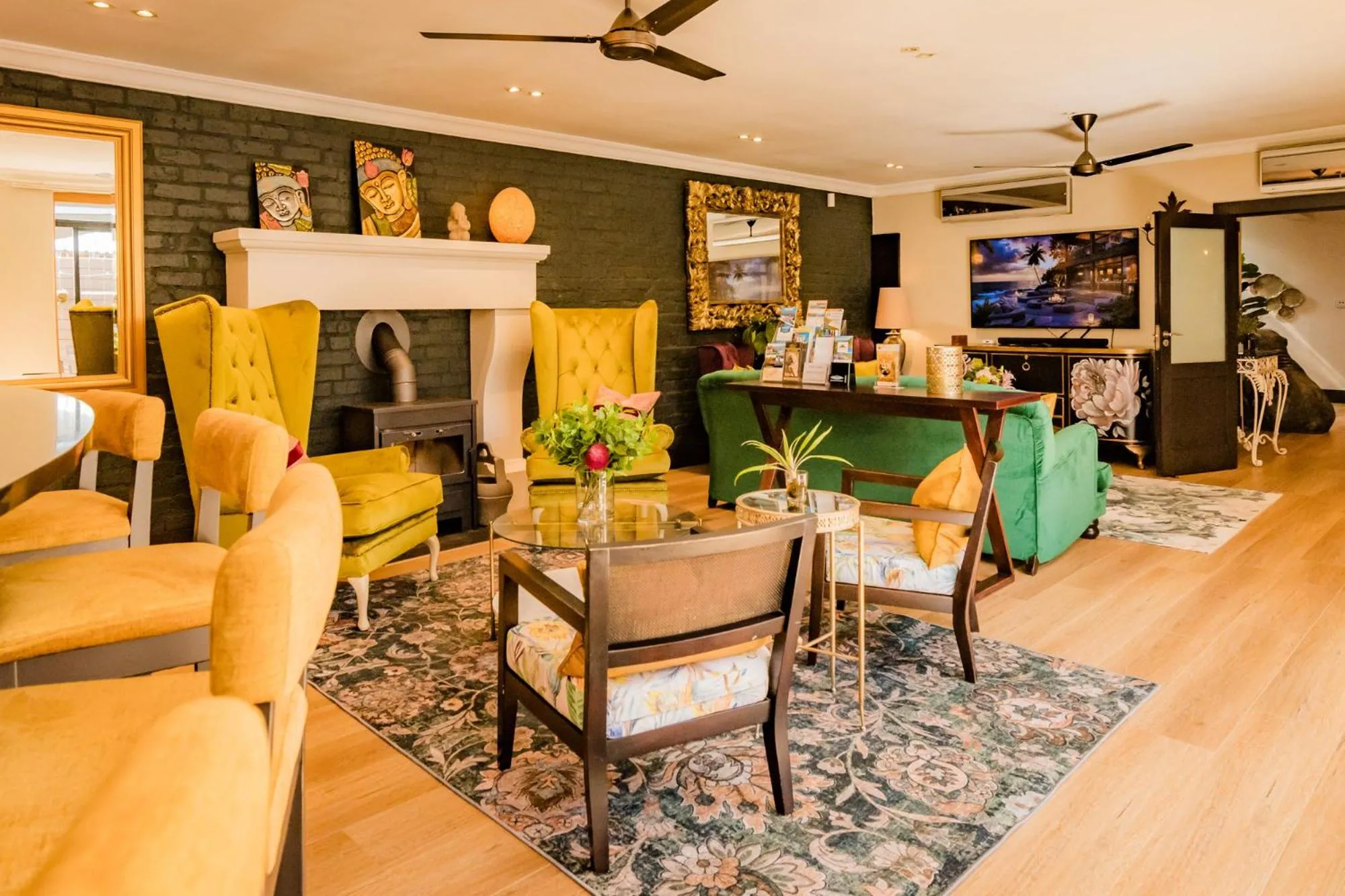 Lounge or bar in SW1 Lodge