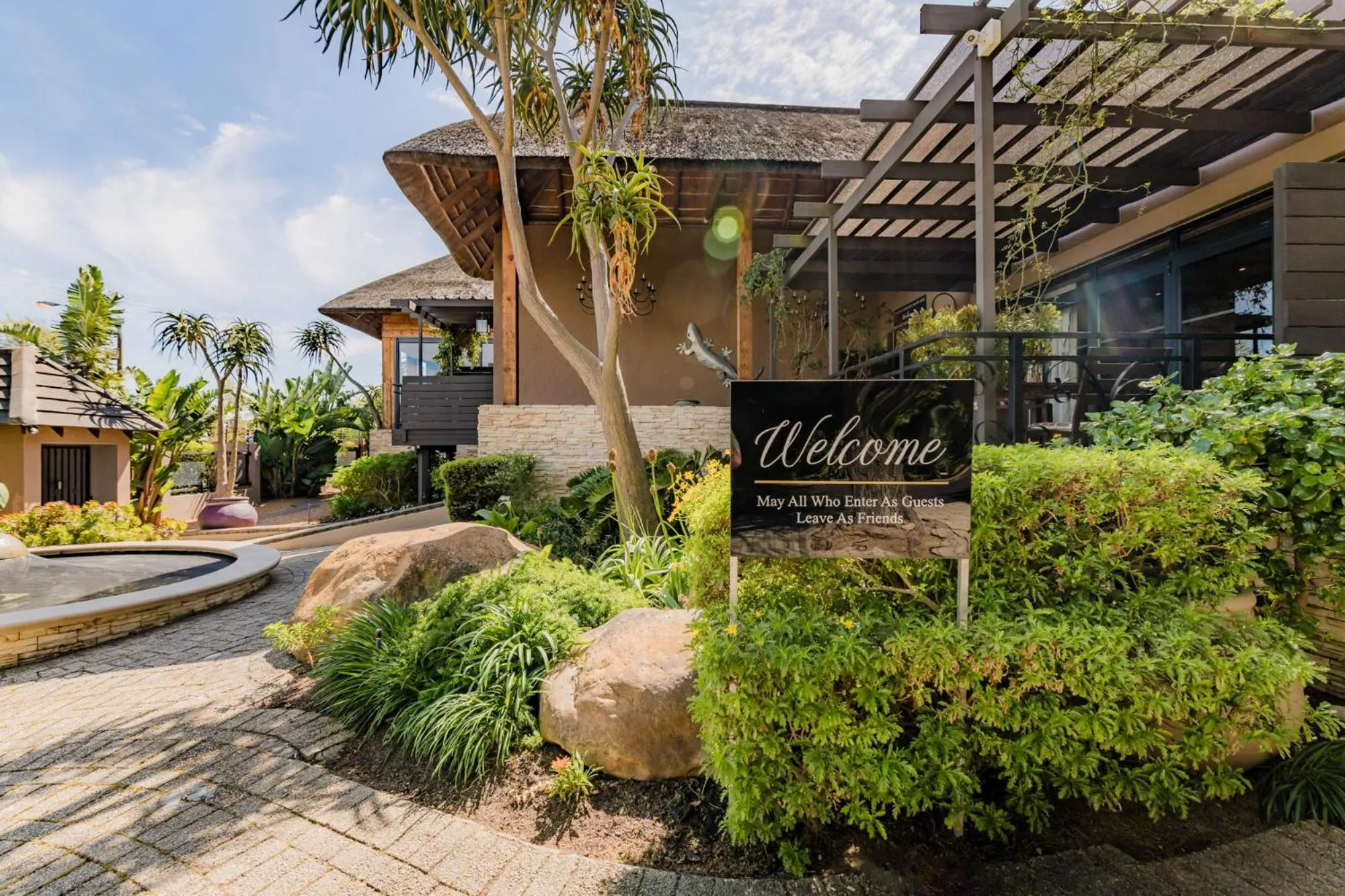 Facade/entrance in SW1 Lodge