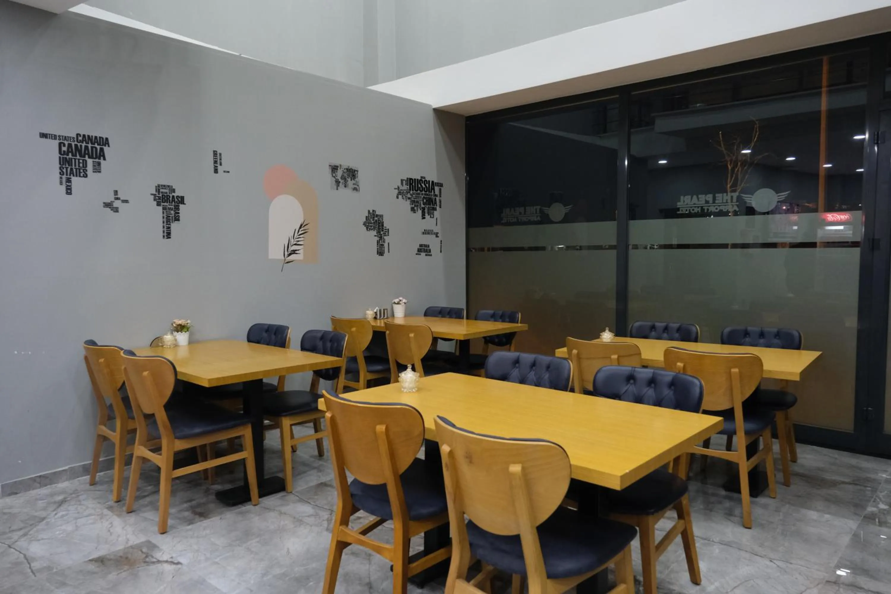 Restaurant/places to eat in The Pearl Airport Hotel