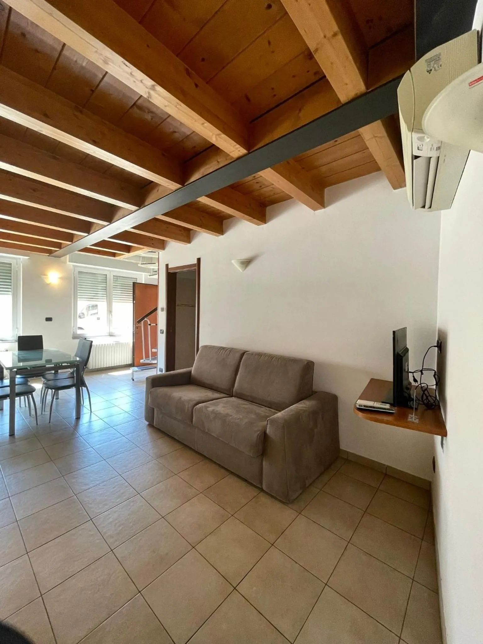 Living room in Easy Milano - Rooms and Apartments Navigli