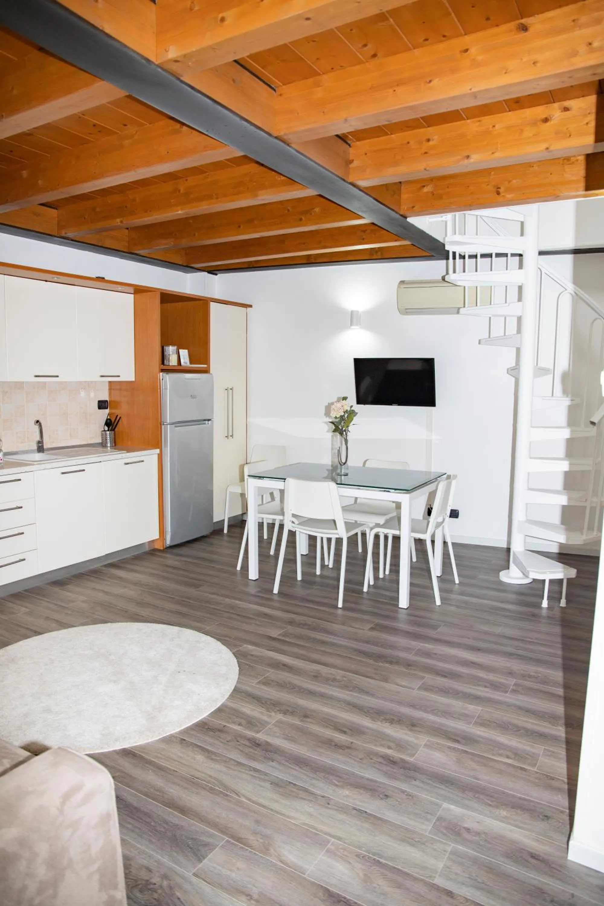 Kitchen or kitchenette in Easy Milano - Rooms and Apartments Navigli