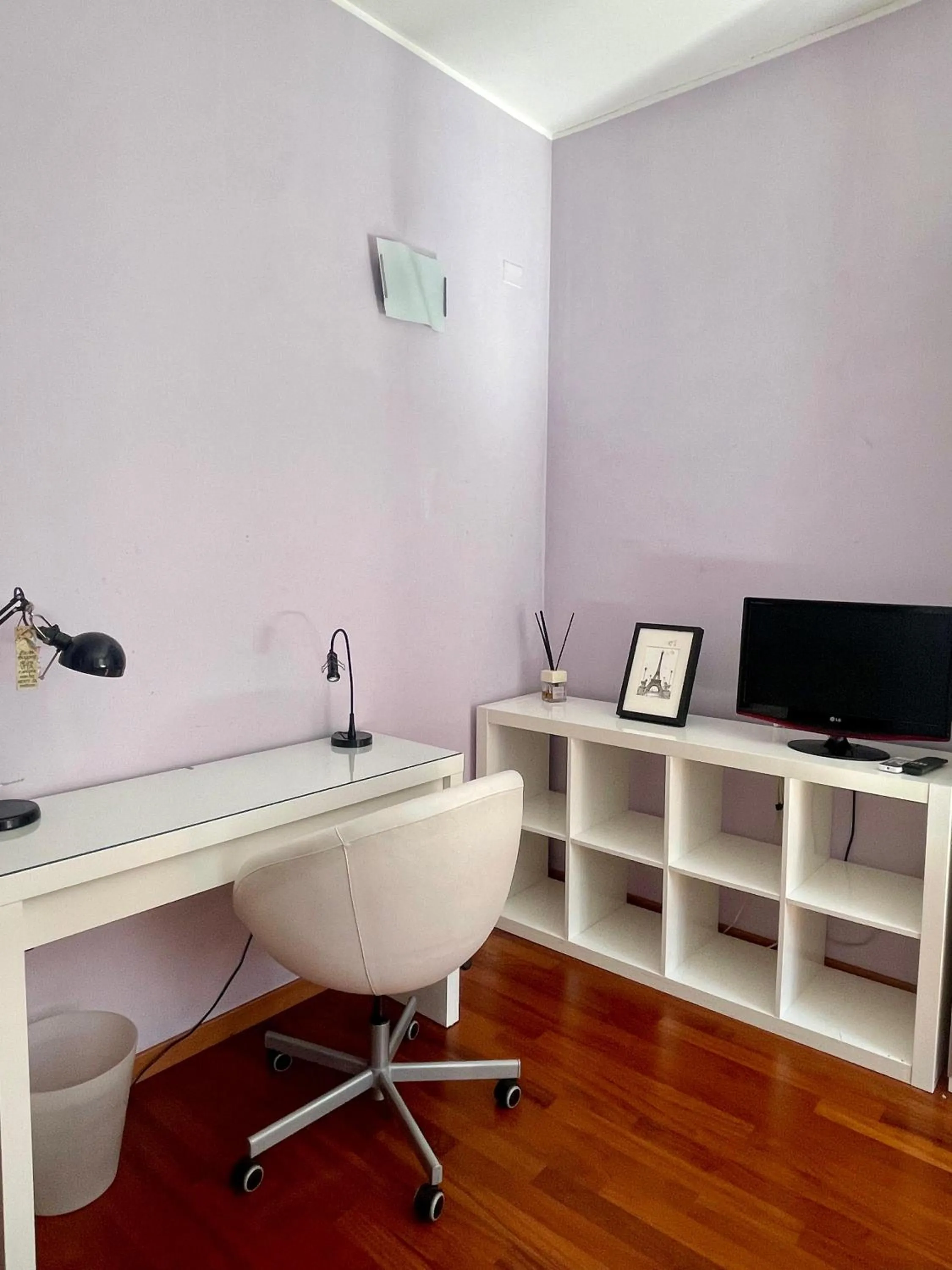 hair dresser in Easy Milano - Rooms and Apartments Navigli