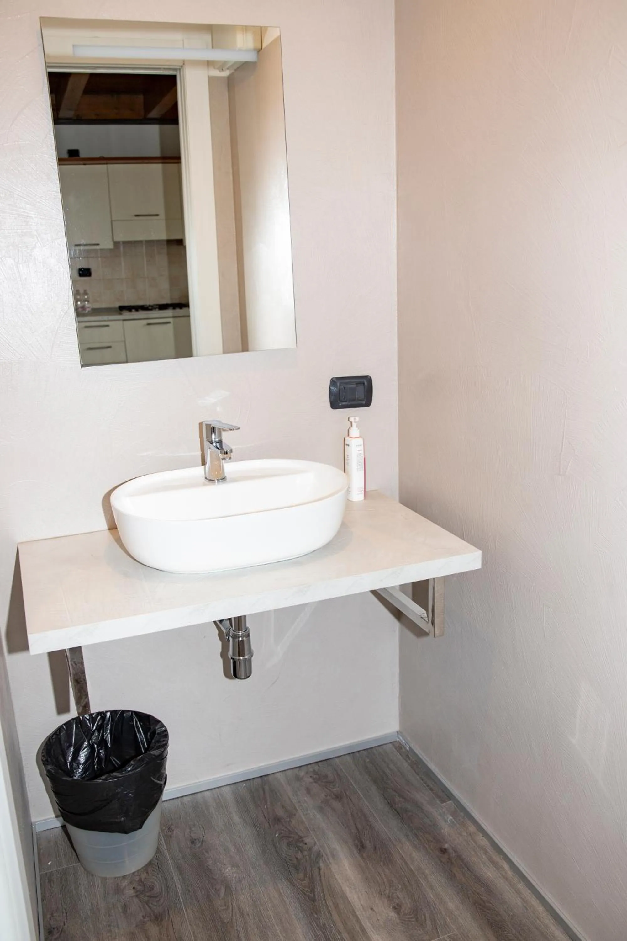 Bathroom in Easy Milano - Rooms and Apartments Navigli