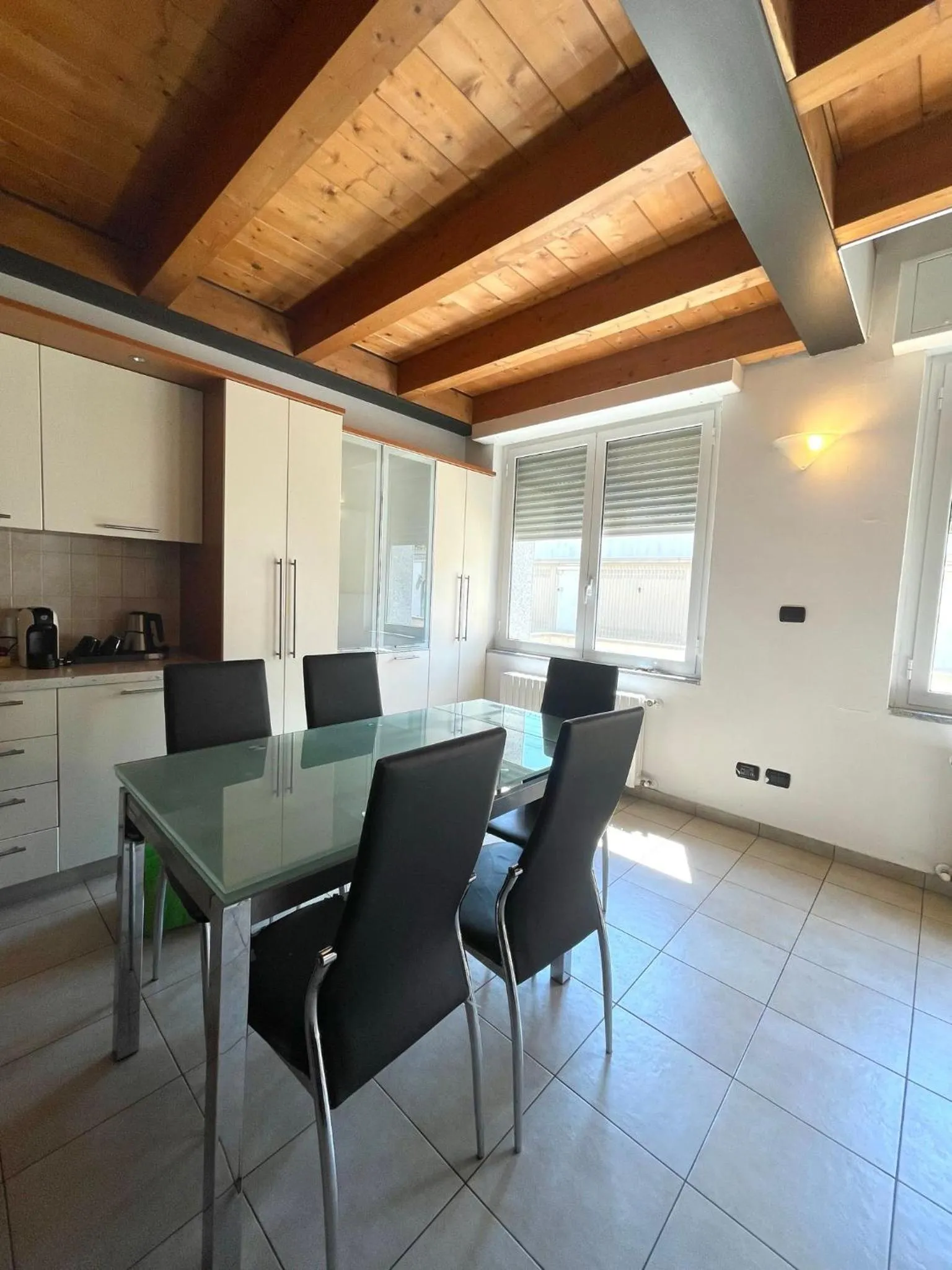 Dining area in Easy Milano - Rooms and Apartments Navigli