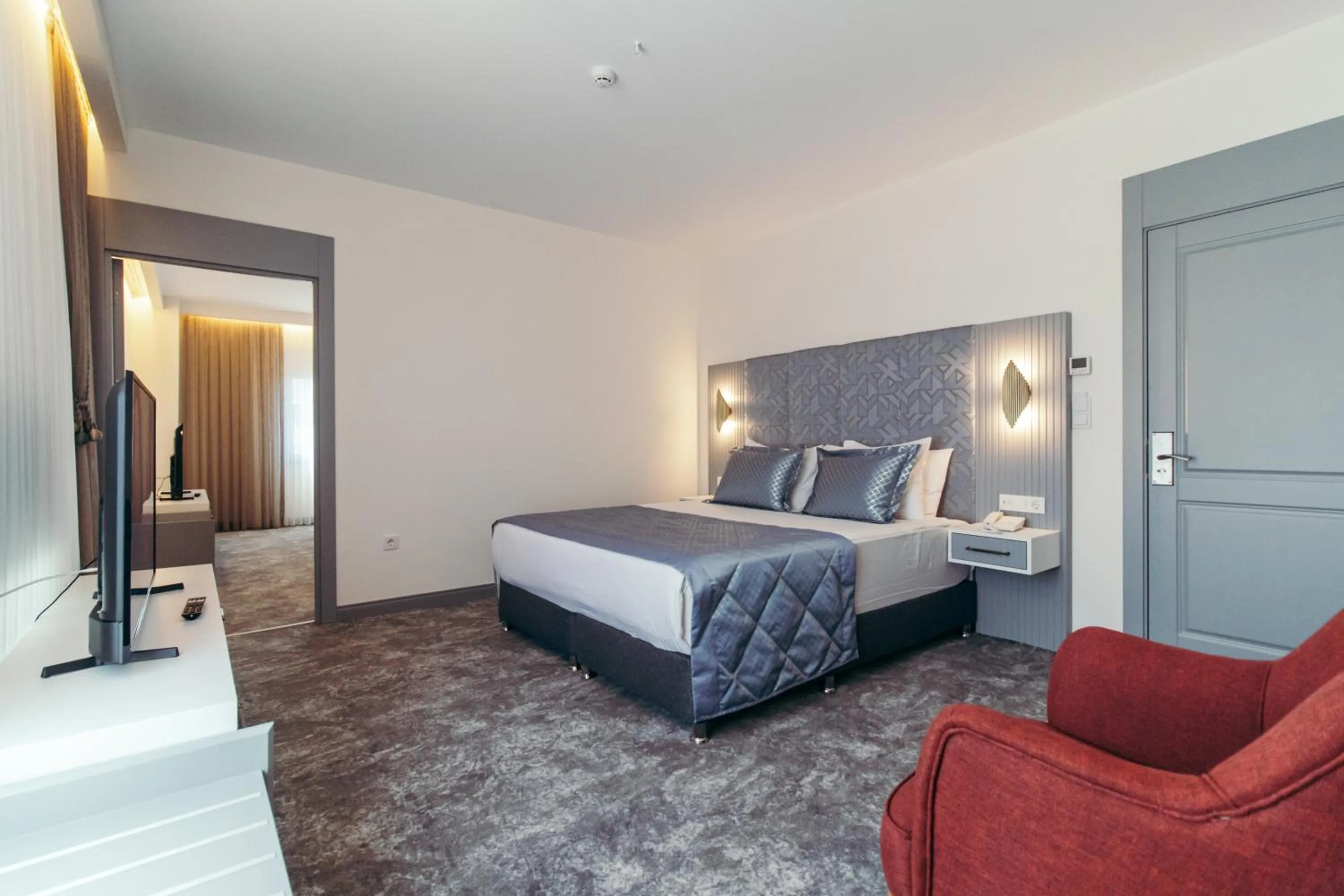 Bedroom, Bed in CK Farabi Hotel