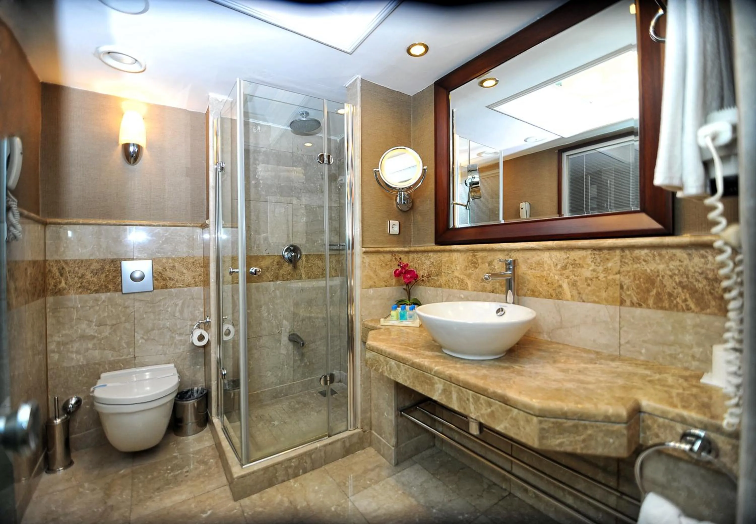 Bathroom in CK Farabi Hotel