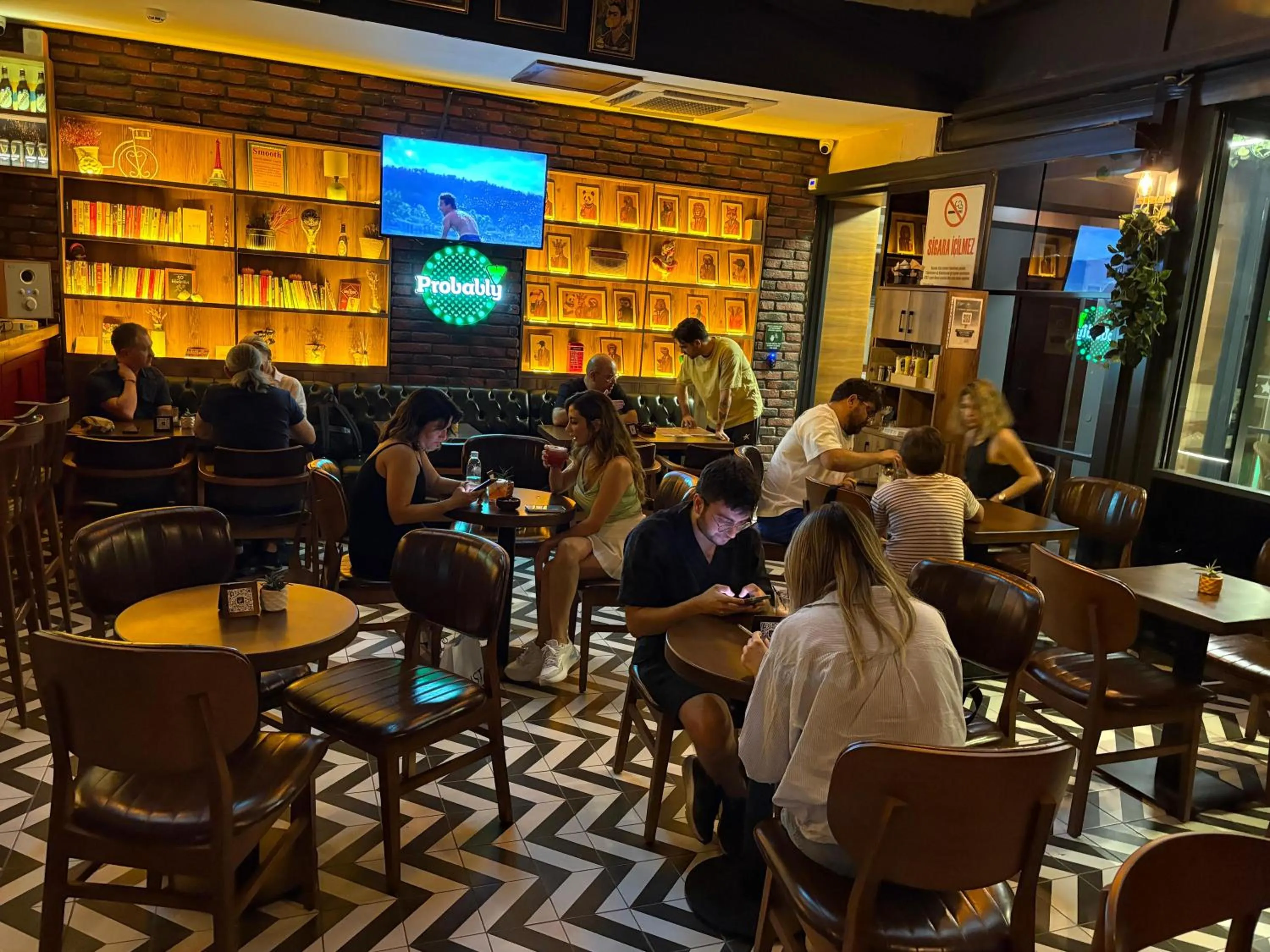 Restaurant/places to eat in CK Farabi Hotel