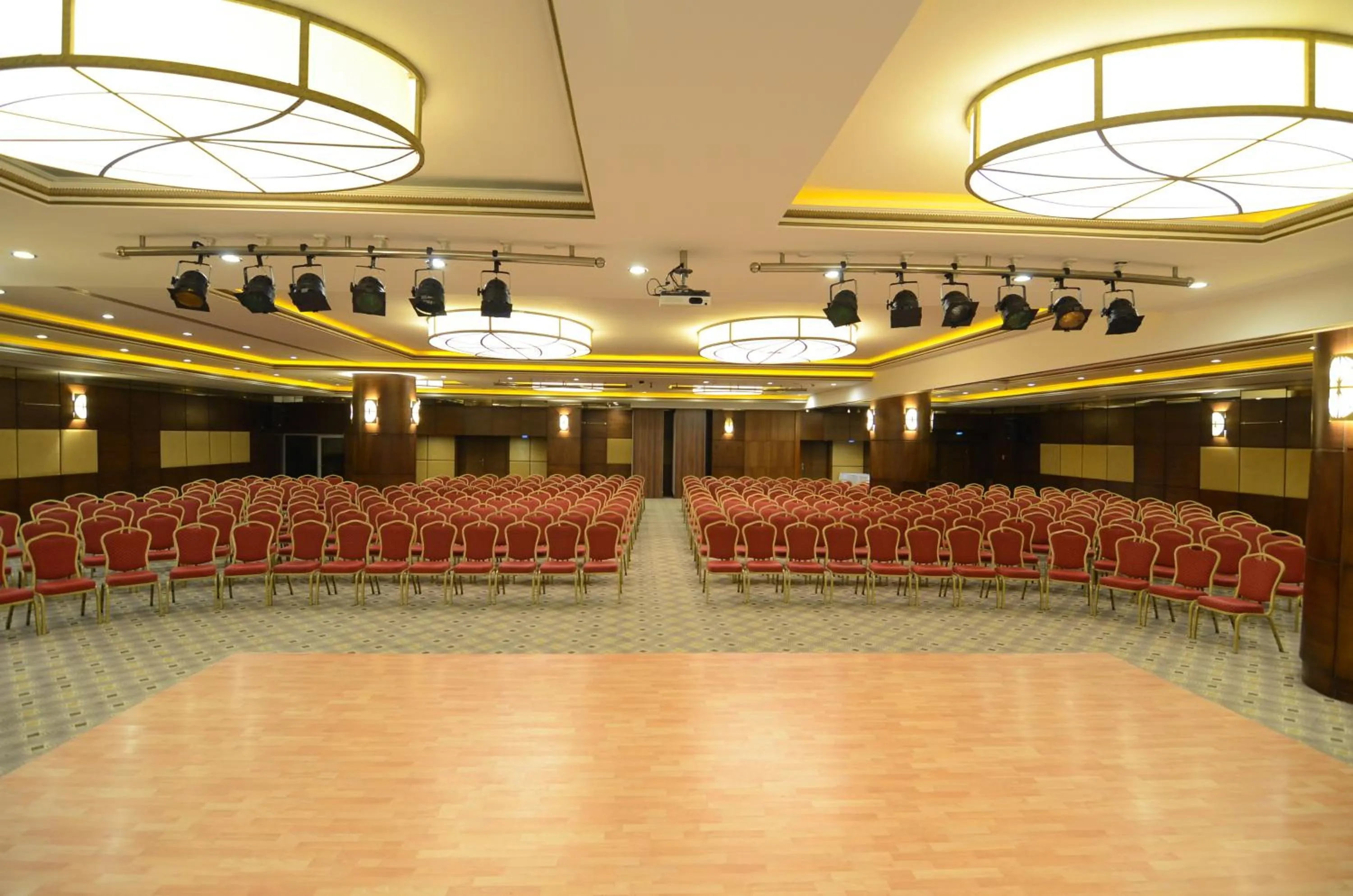 Meeting/conference room in CK Farabi Hotel