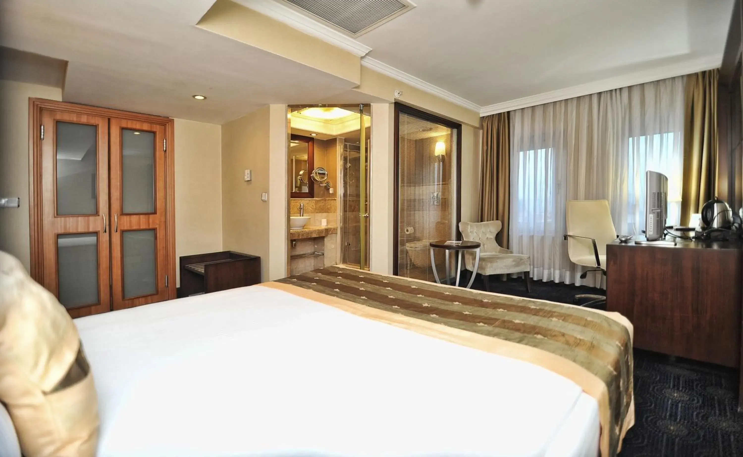 Double Room in CK Farabi Hotel Double Room in CK Farabi Hotel