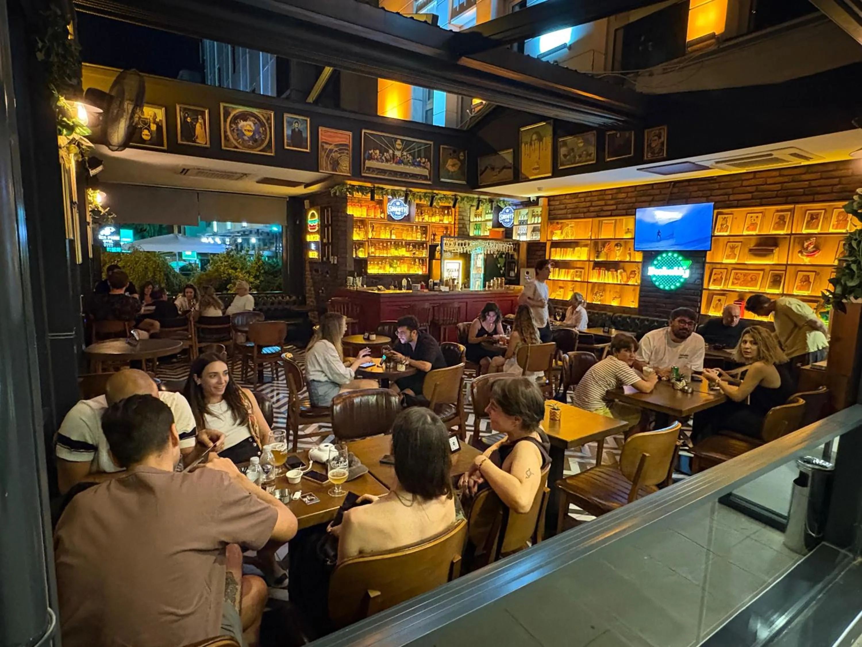 Restaurant/places to eat in CK Farabi Hotel