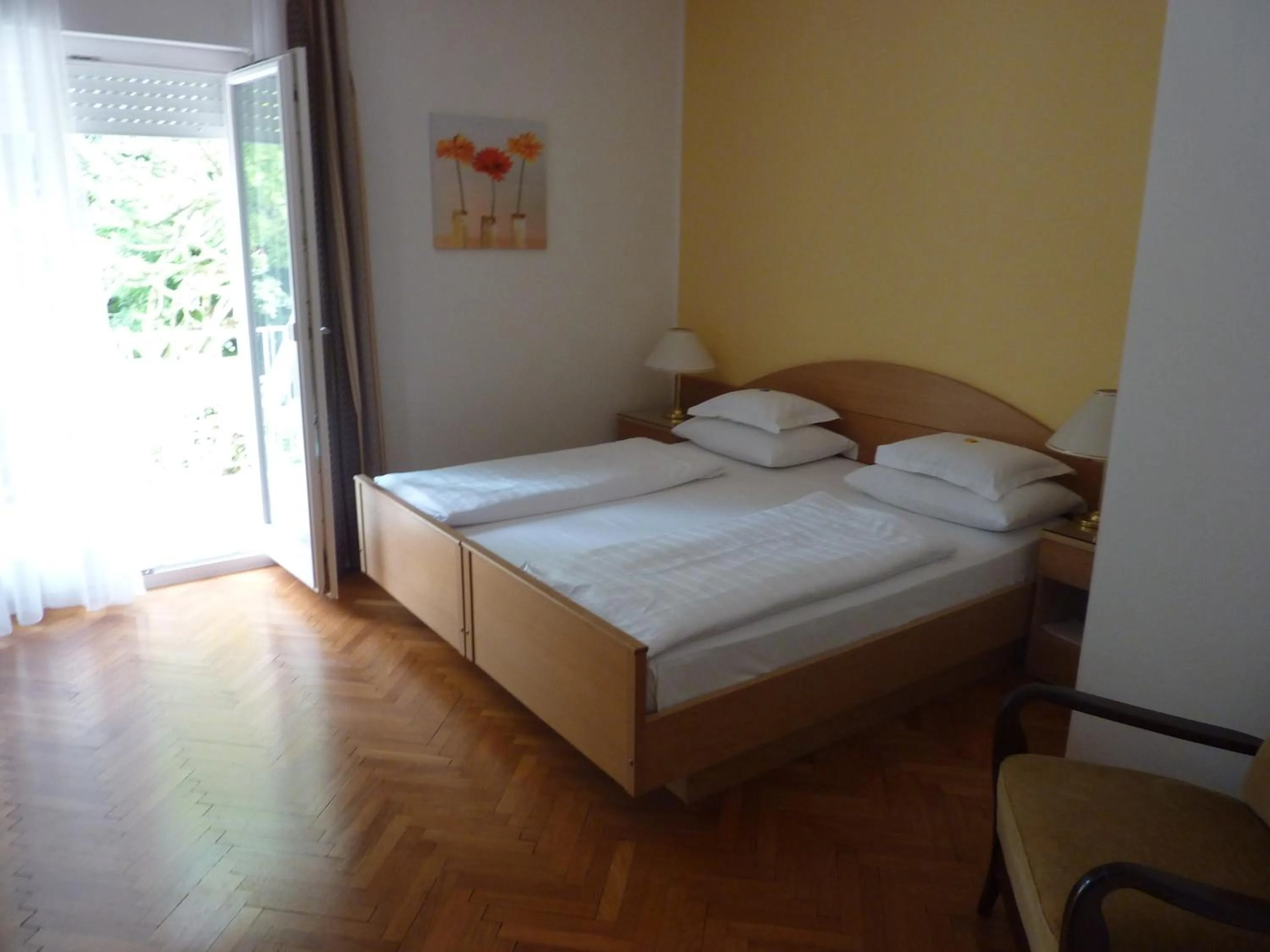 Bedroom, Bed in Hotel Zima