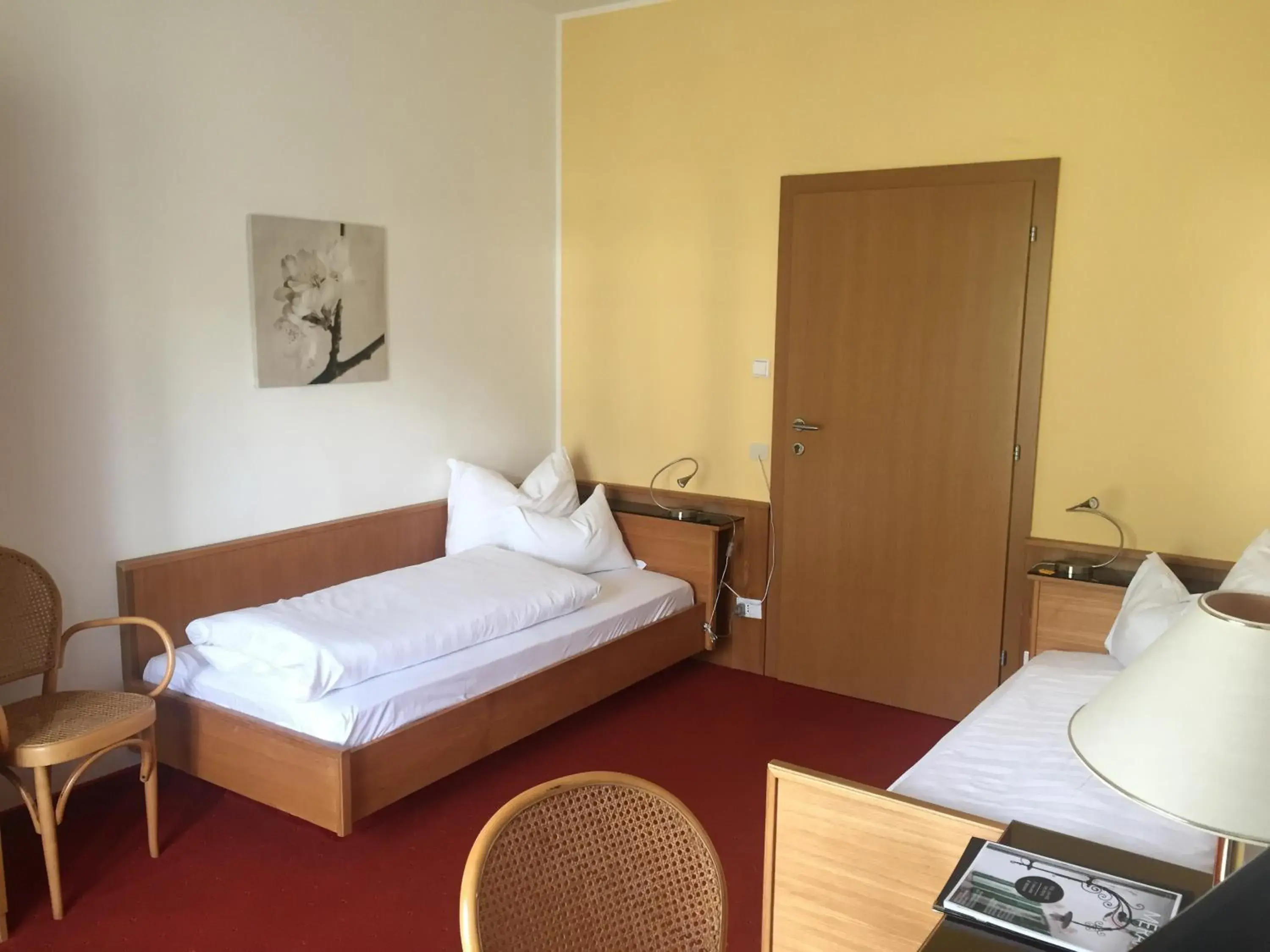 Twin Room with Balcony in Hotel Zima Twin Room with Balcony in Hotel Zima