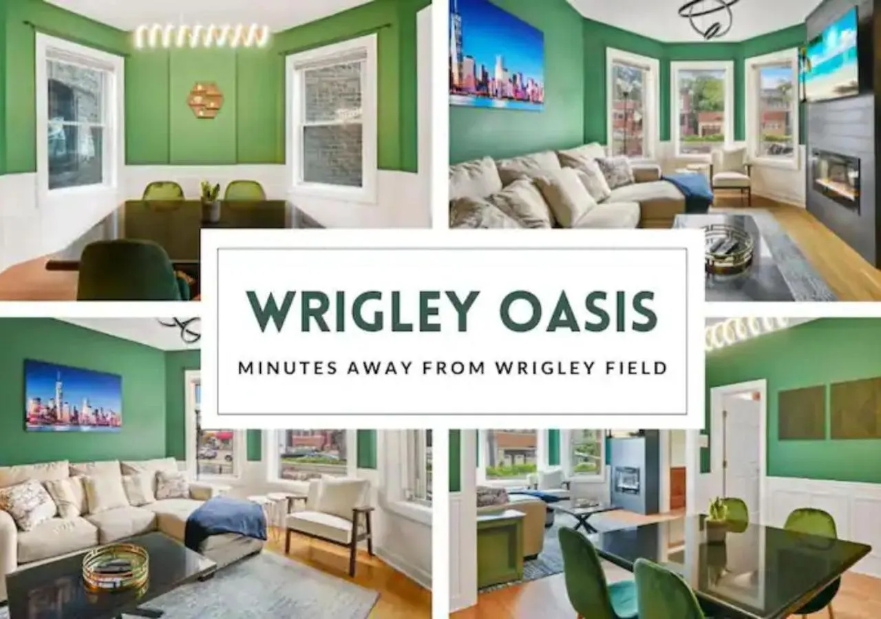 Communal lounge/ TV room in 2 Bed Apt w/ Office, Free Parking, Near Wrigley