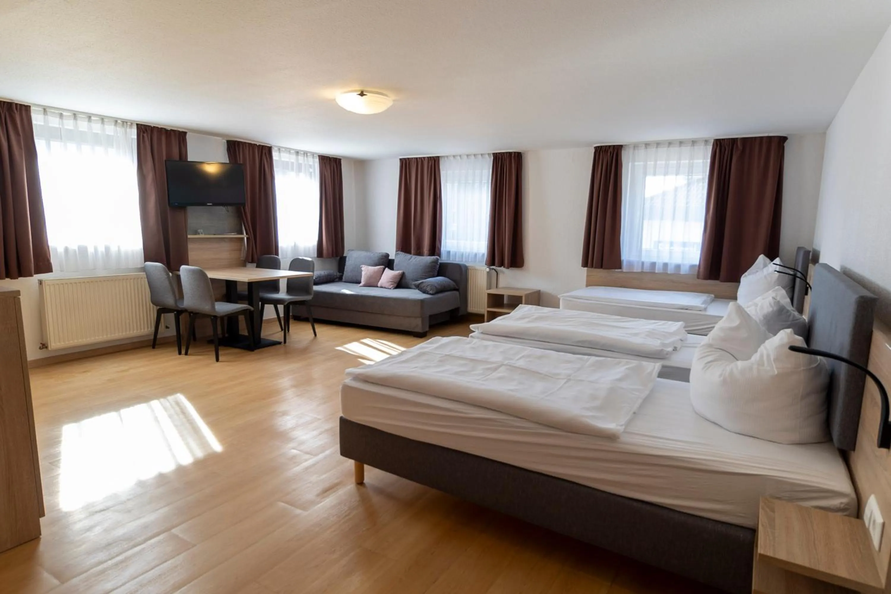 Photo of the whole room, Bed in Hotel Landgasthaus Rössle