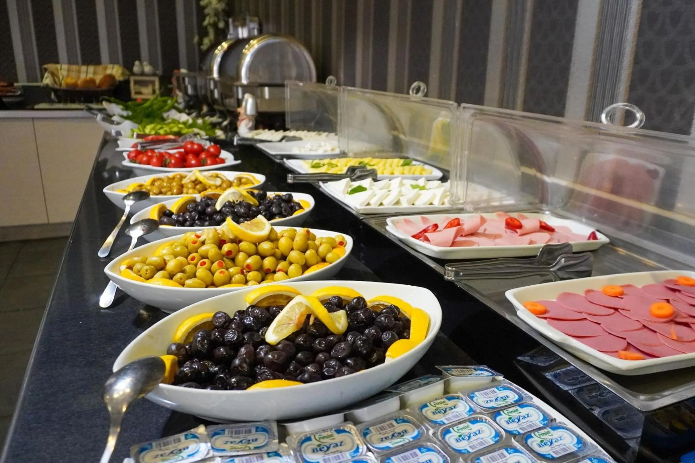 Restaurant/places to eat in Maltepe 2000 Hotel