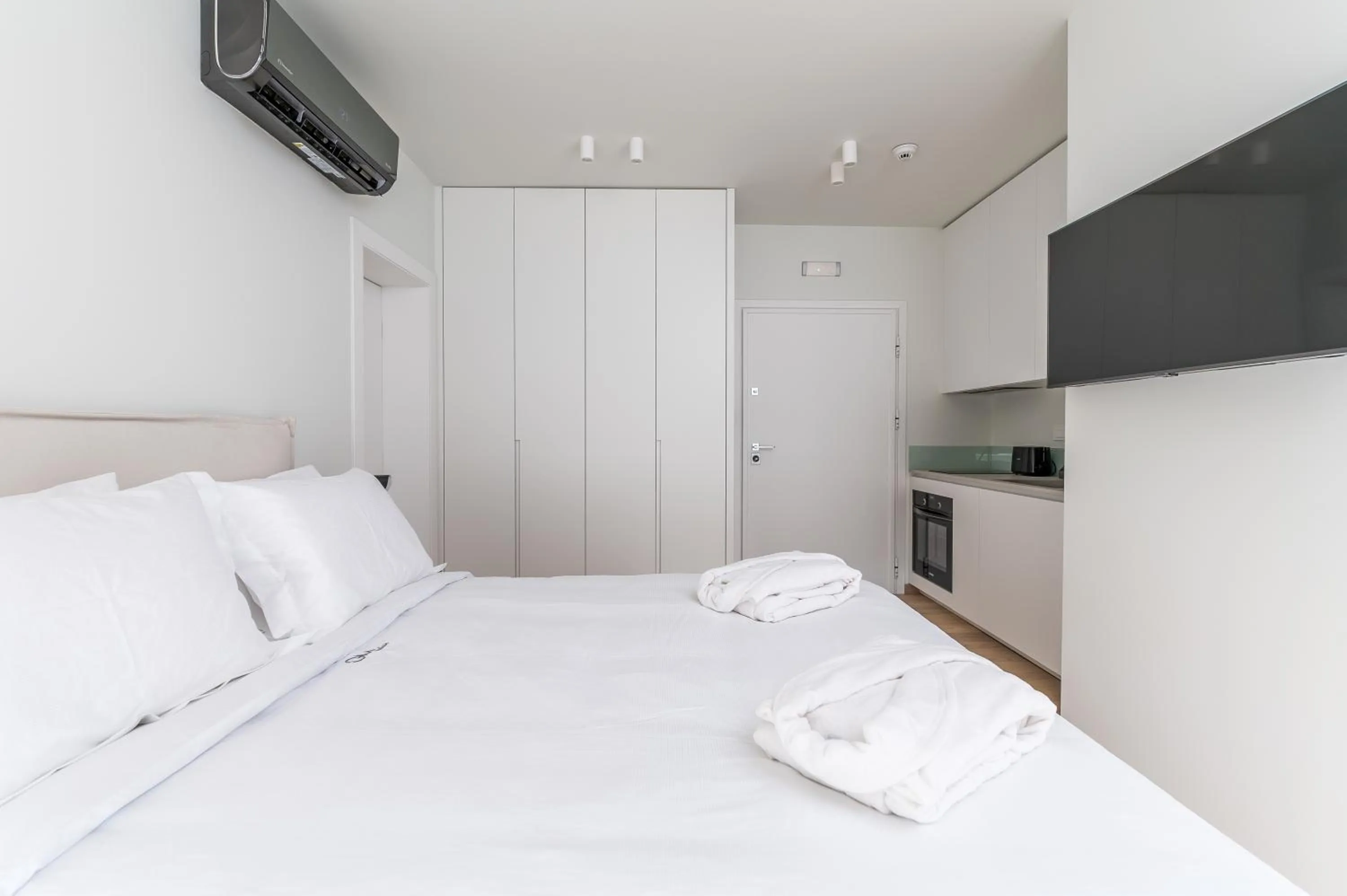 Bed in GM exclusive Luxury Suites & SPA