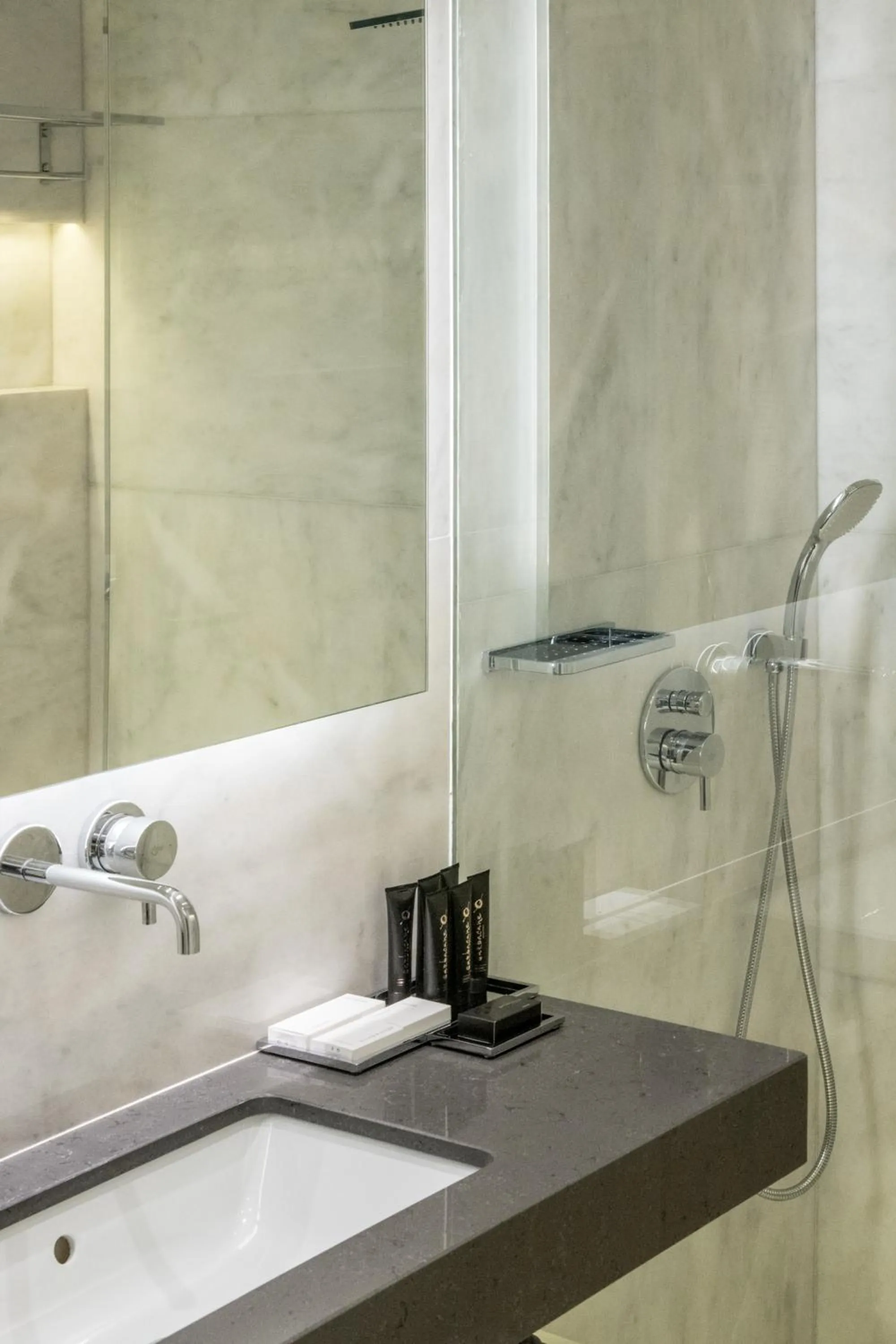 GM exclusive Luxury Suites & SPA