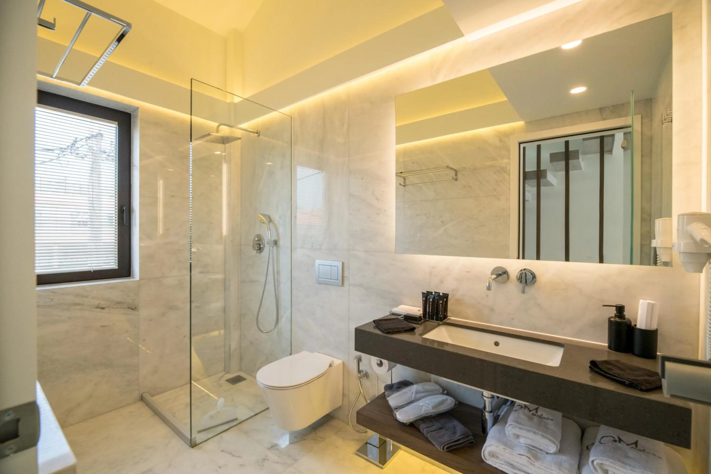 GM exclusive Luxury Suites & SPA