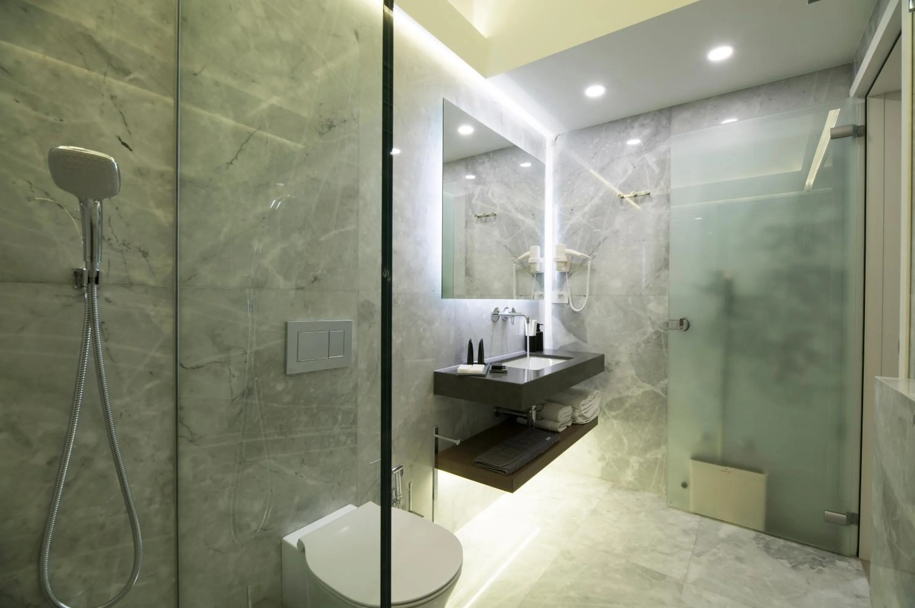 GM exclusive Luxury Suites & SPA