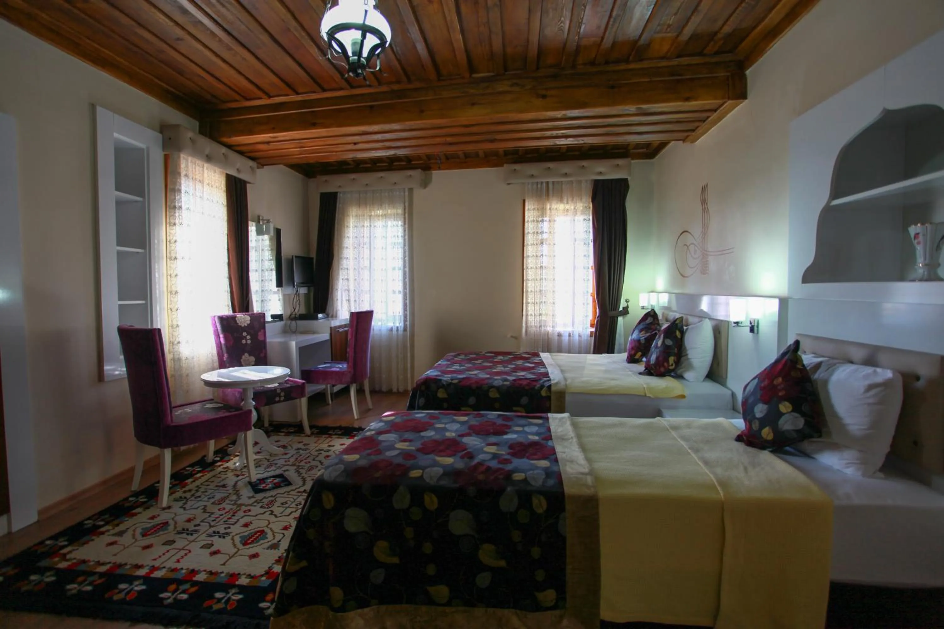 Photo of the whole room, Bed in Bacchus Pension